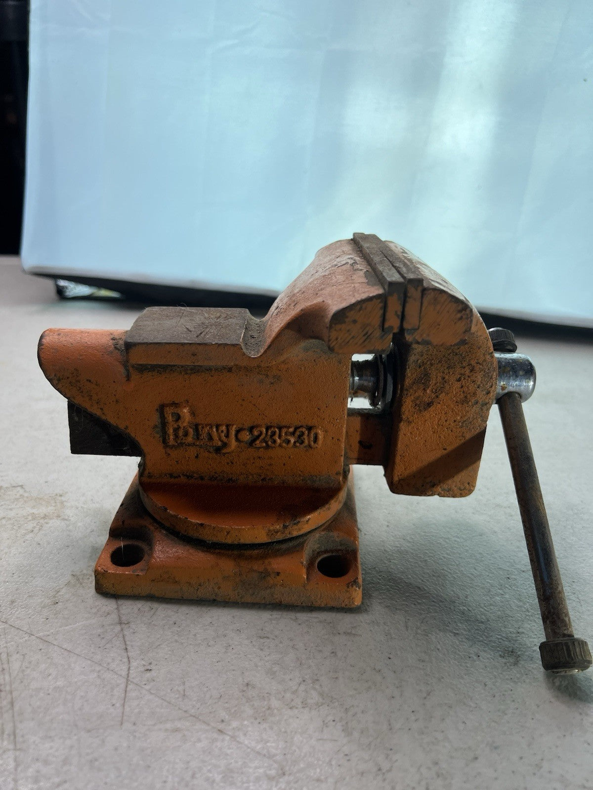 Vintage PONY 28530 Orange Swivel Bench Vise0