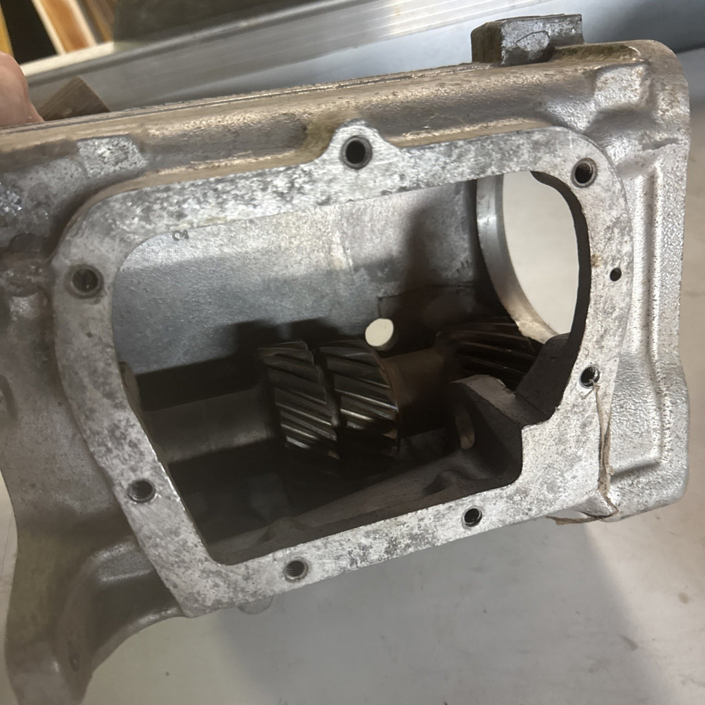 1963/65 Munice M-20 Cast 3851325 Transmission Parts OEM GM9
