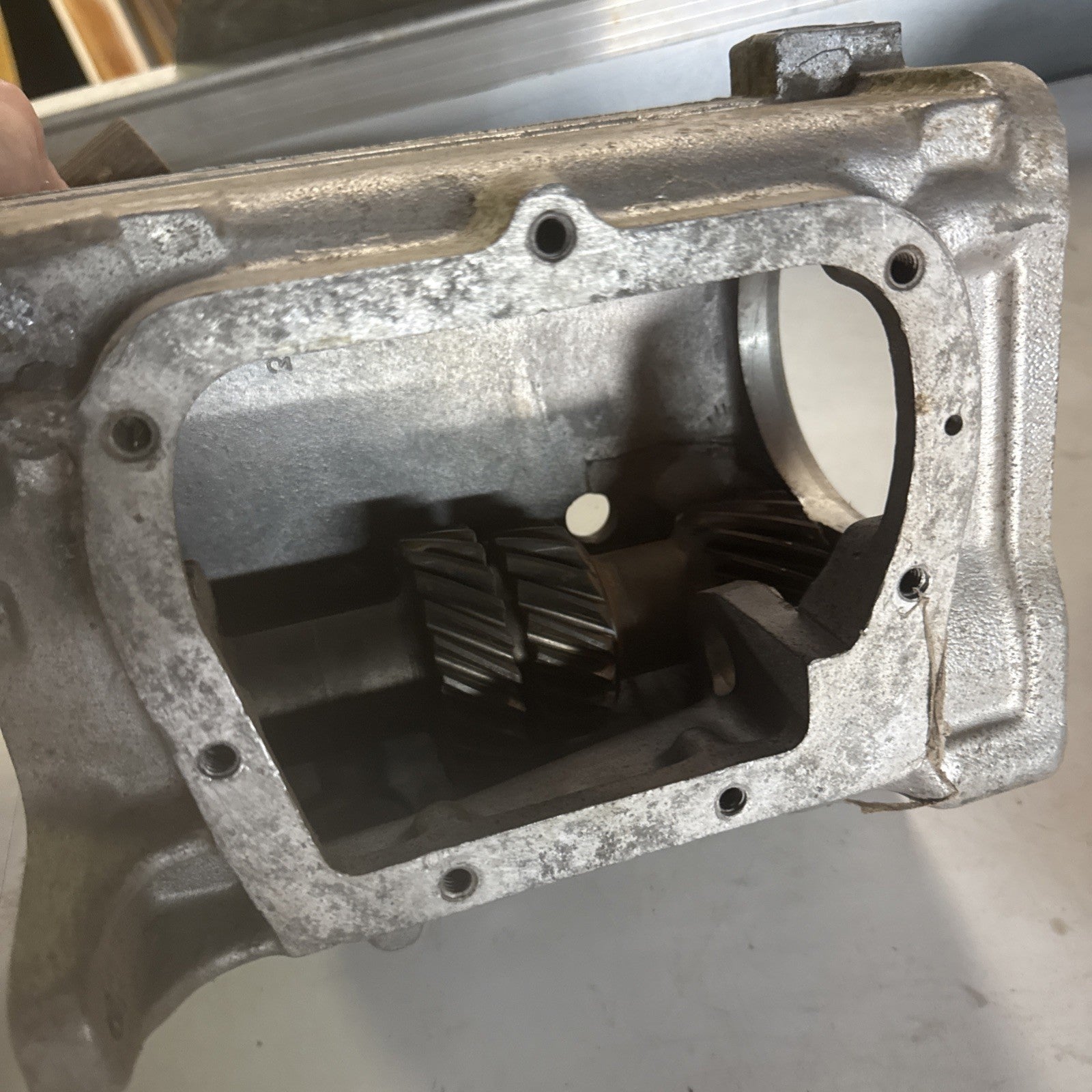 1963/65 Munice M-20 Cast 3851325 Transmission Parts OEM GM9