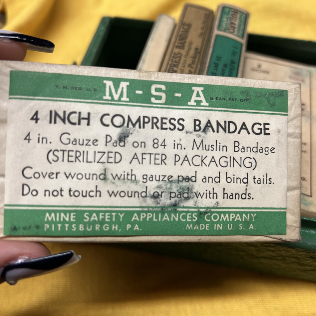Vintage E.D. Bullard & Co. First Aid With Original green Metal Box & Contents3