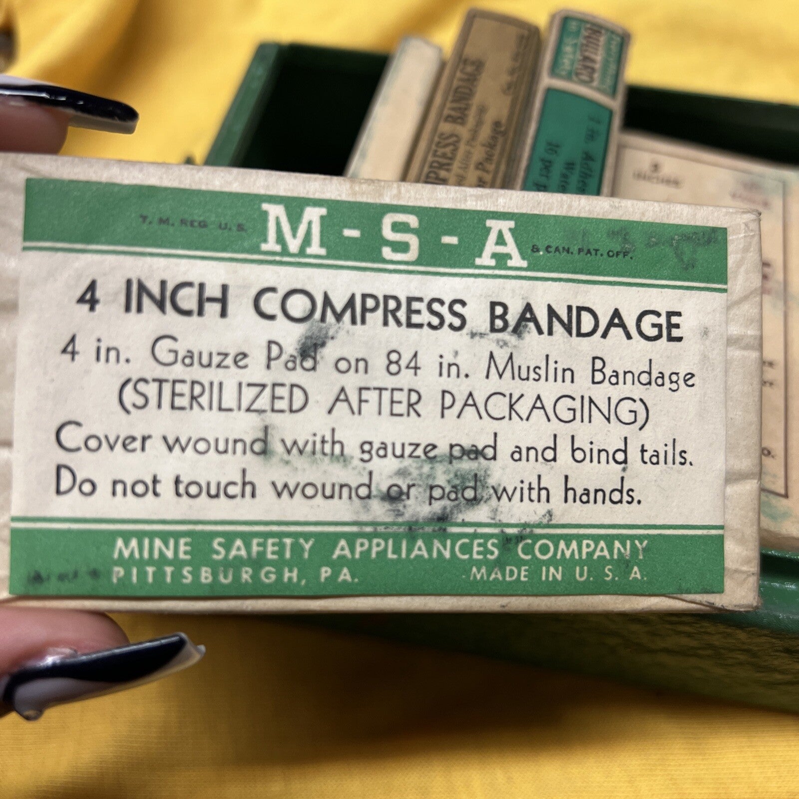 Vintage E.D. Bullard & Co. First Aid With Original green Metal Box & Contents3