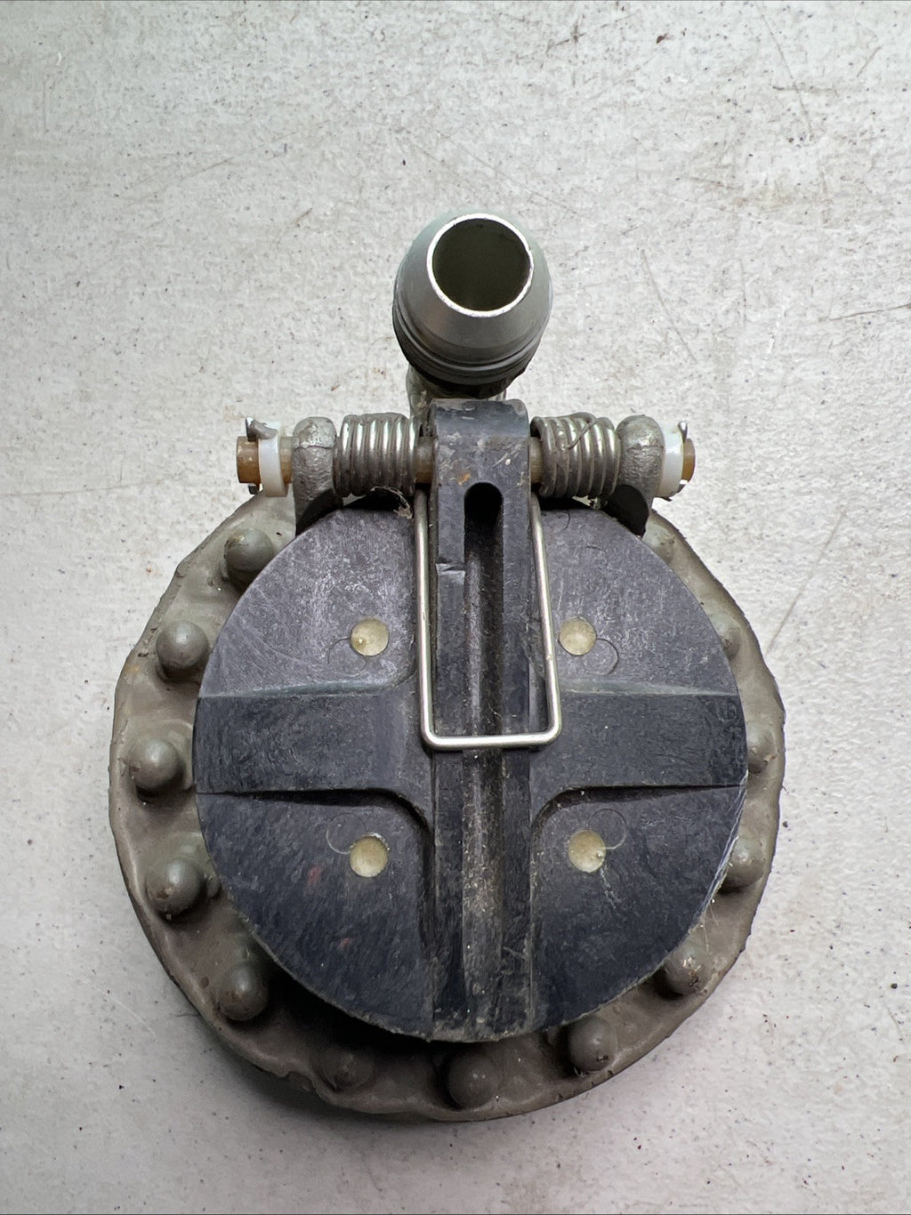 Unidentified Fuel Filler Cap P/N 45 - 1184 FT8-952
