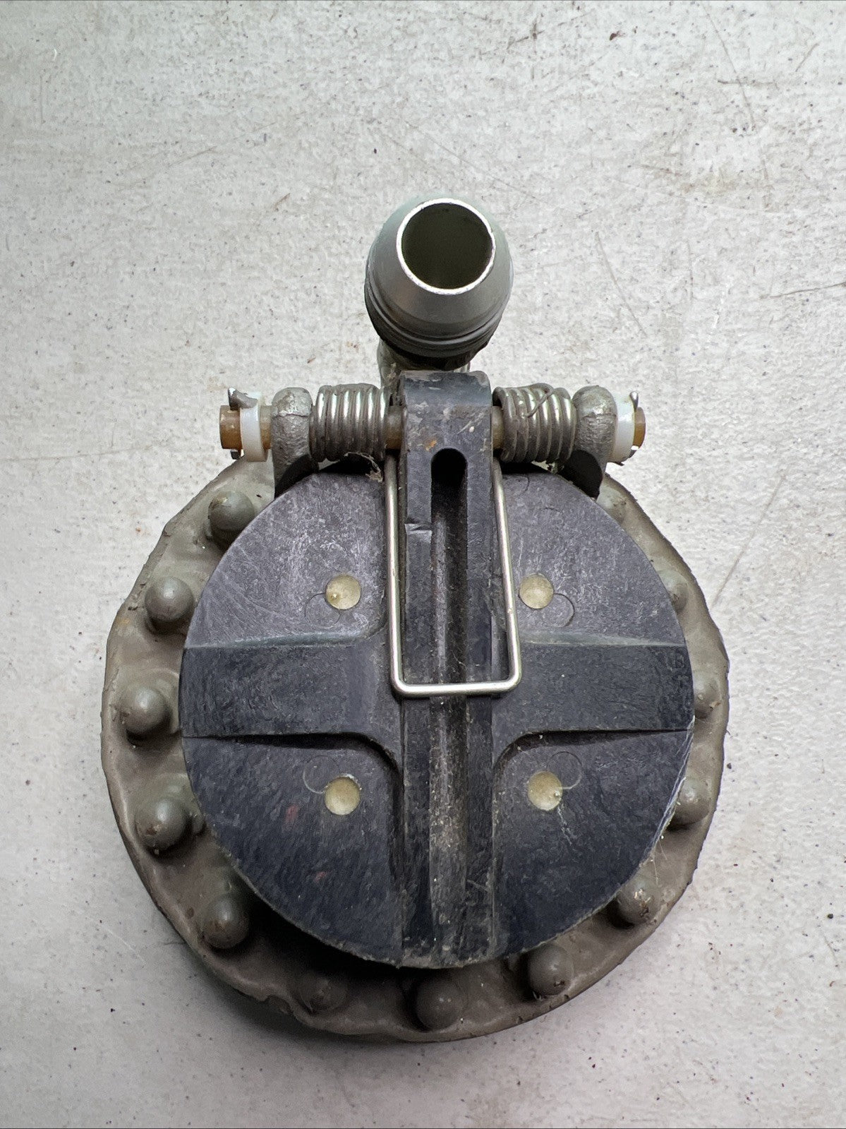 Unidentified Fuel Filler Cap P/N 45 - 1184 FT8-952