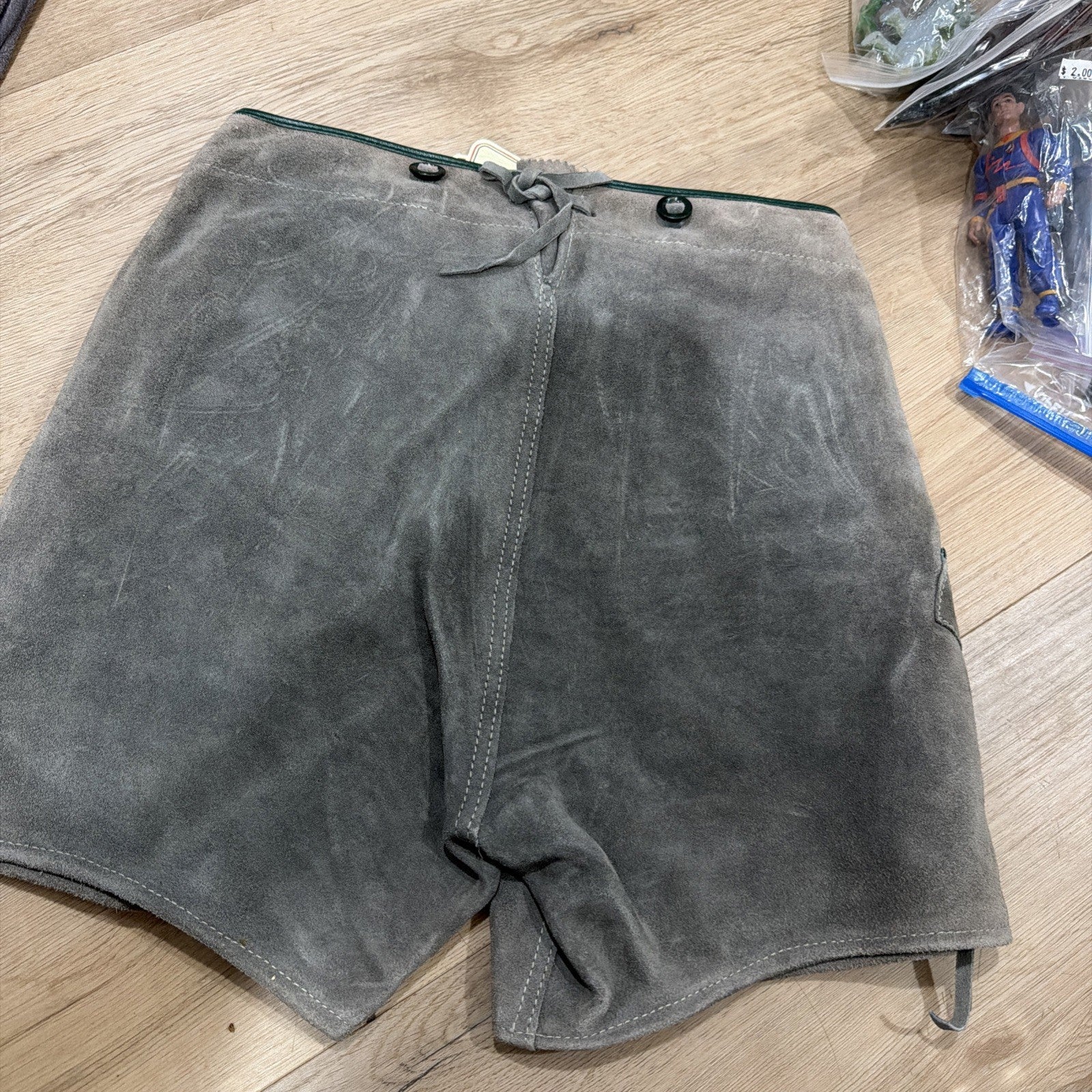 VINTAGE GERMAN LEDERHOSEN  GRAY SUEDE  LEATHER OKTOBERFEST FESTIVAL Women Men??8
