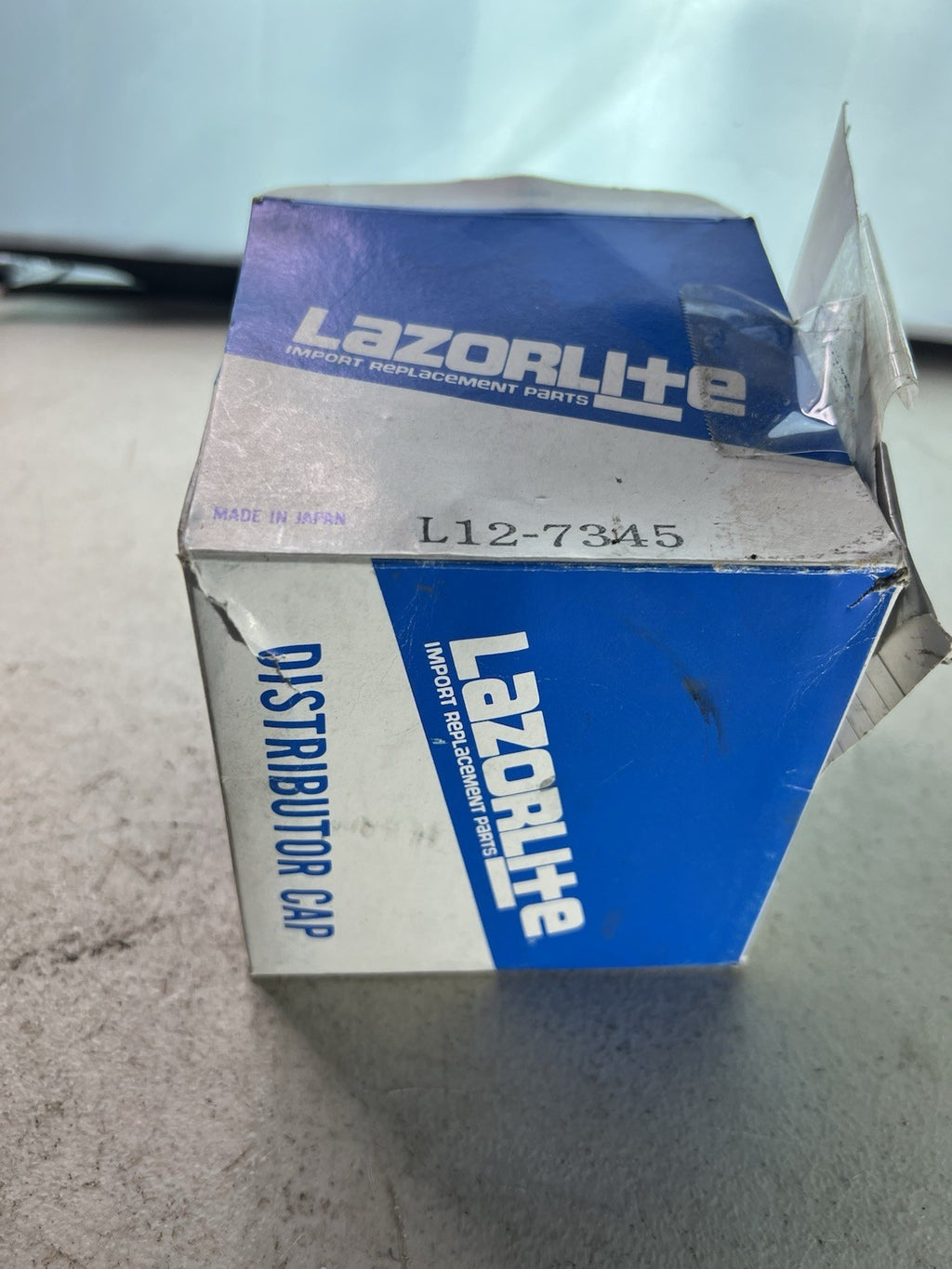 Vintage Lazorlite L12-7345 Distributor Cap – 8 Cylinder1