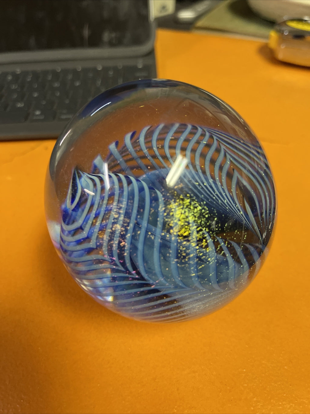 VTG. SIGNED EICKHOLT 1990  BLUE SWIRL DICHROIC ART GLASS PAPERWEIGHT WMCH1