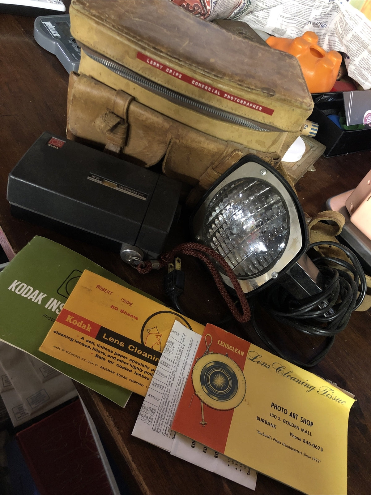 VINTAGE 1960s KODAK INSTAMATIC M2 MOVIE CAMERA WITH CARRY CASE AND MOVIE LIGHT0