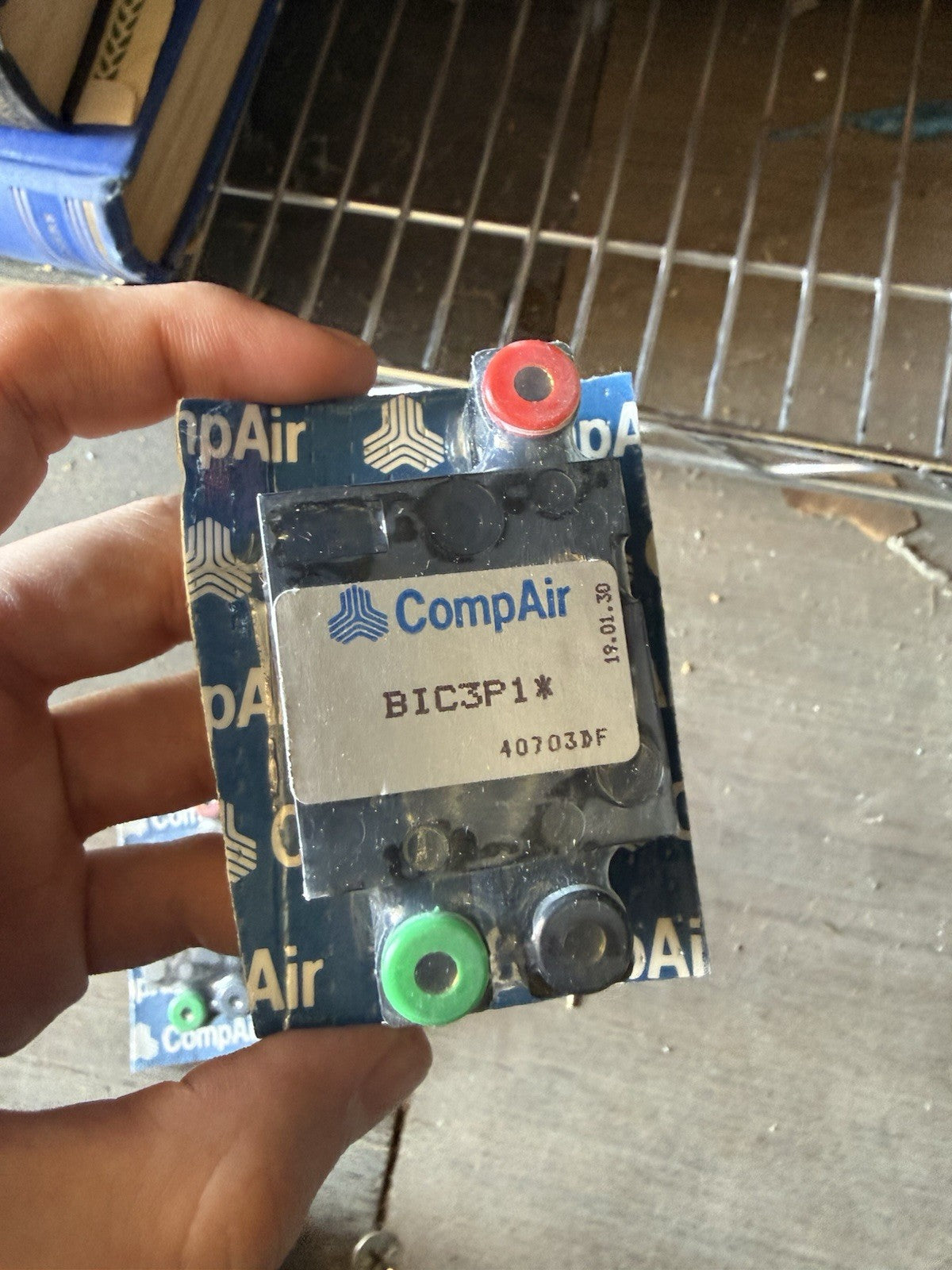 CompAir BIC3P1 Pneumatic MEM Flip-Flop Logic Control Valve - NEW Lot Of 22