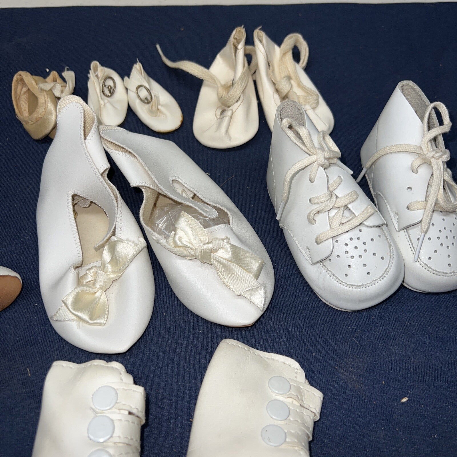 Lot of 7 White / Beige Antique Vintage Doll Shoes Various Size and Condition2