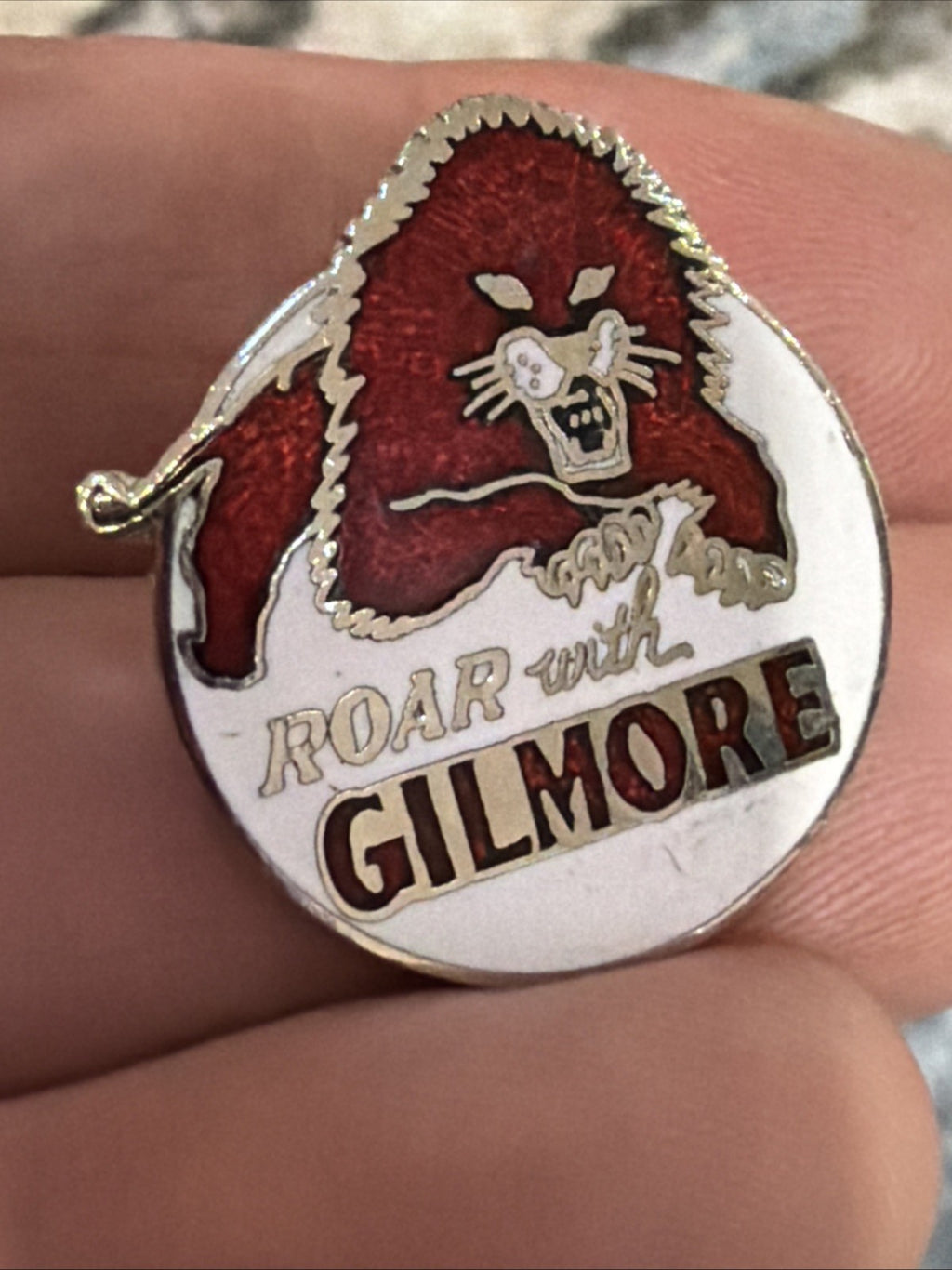 1980's GILMORE RED LION GASOLINE Enameled Pin Back - Lion Head Motor Oil1