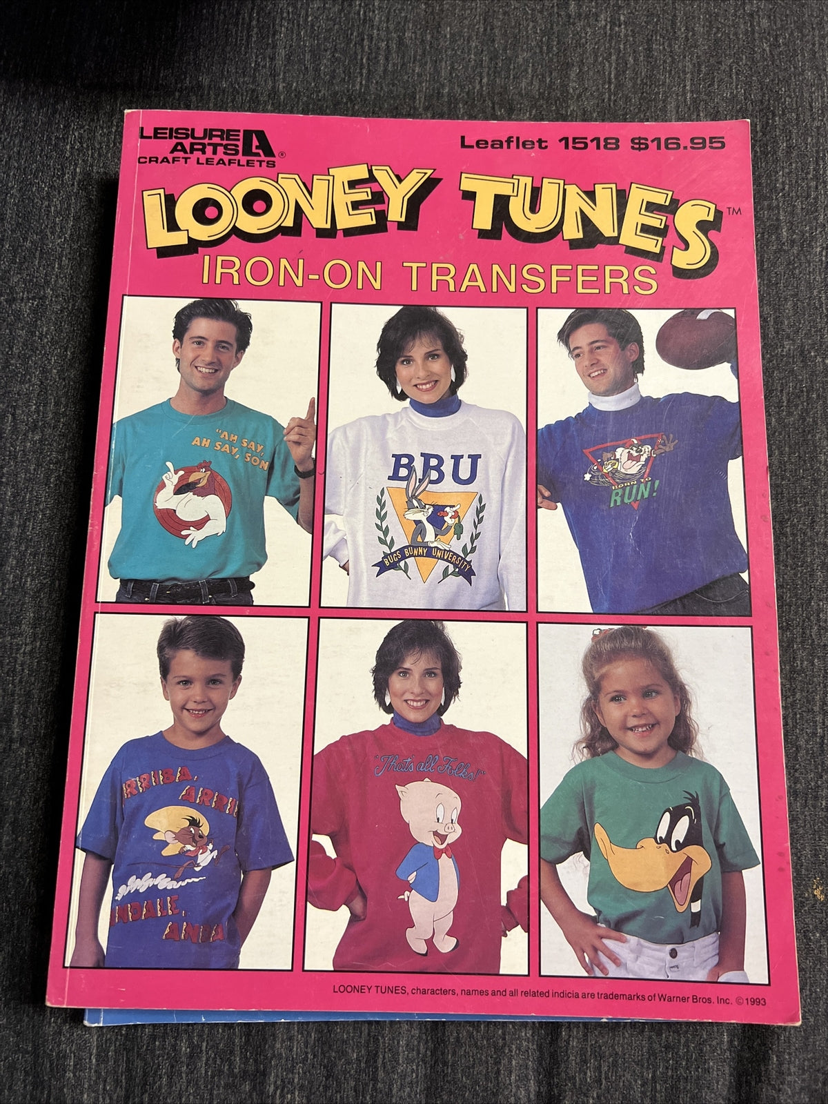 2 Vintage LOONEY TUNES Iron On Transfers BOOK Leisure Arts Cartoons 1993 19951