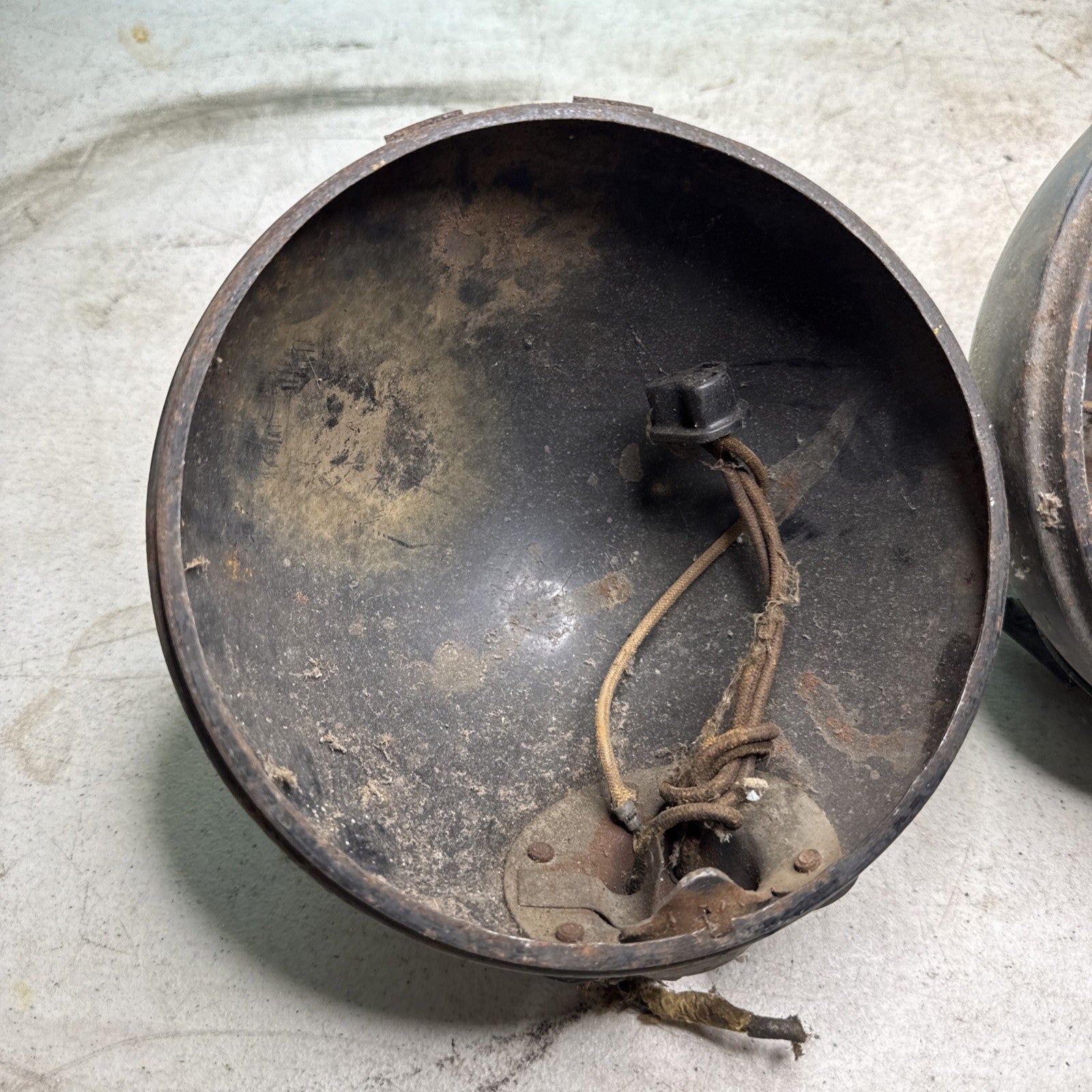 Old Vintage Sealed Beam Headlight Housing Only  Rat Rod Sprint Car Scta1