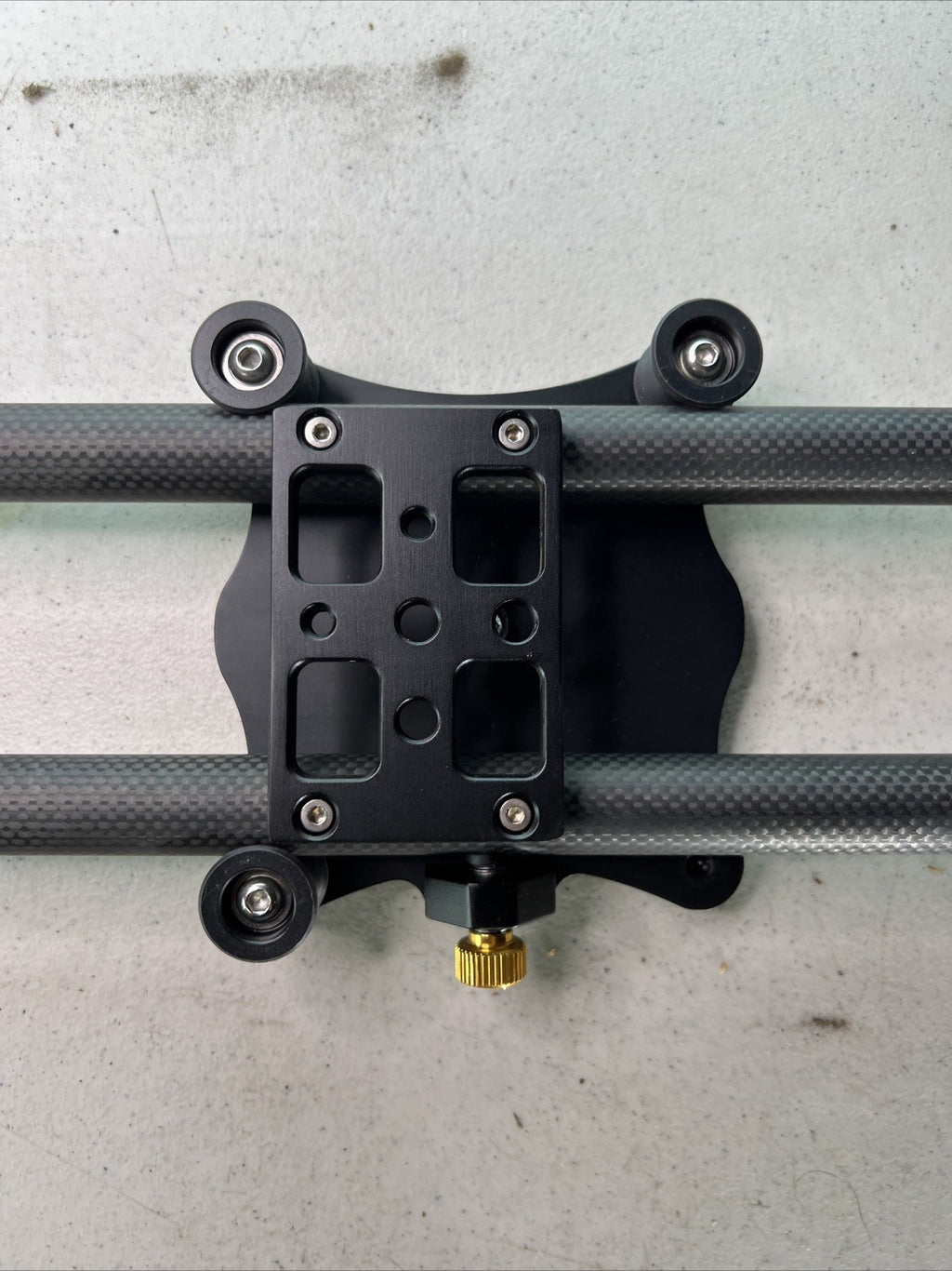 ikan Heavy Duty Carbon Fiber Camera Slider with 22mm Track Rails (31") 3
