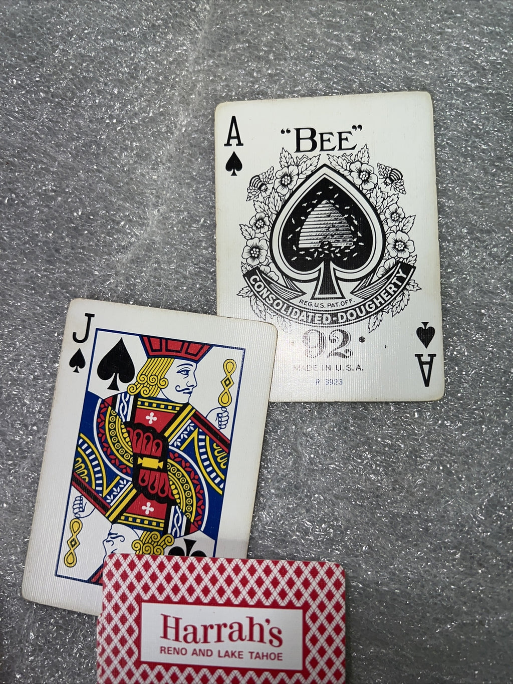 Vintage Club STAMP BEE DIAMOND BACK No. 92 Club Playing Cards Harrah’s Reno6