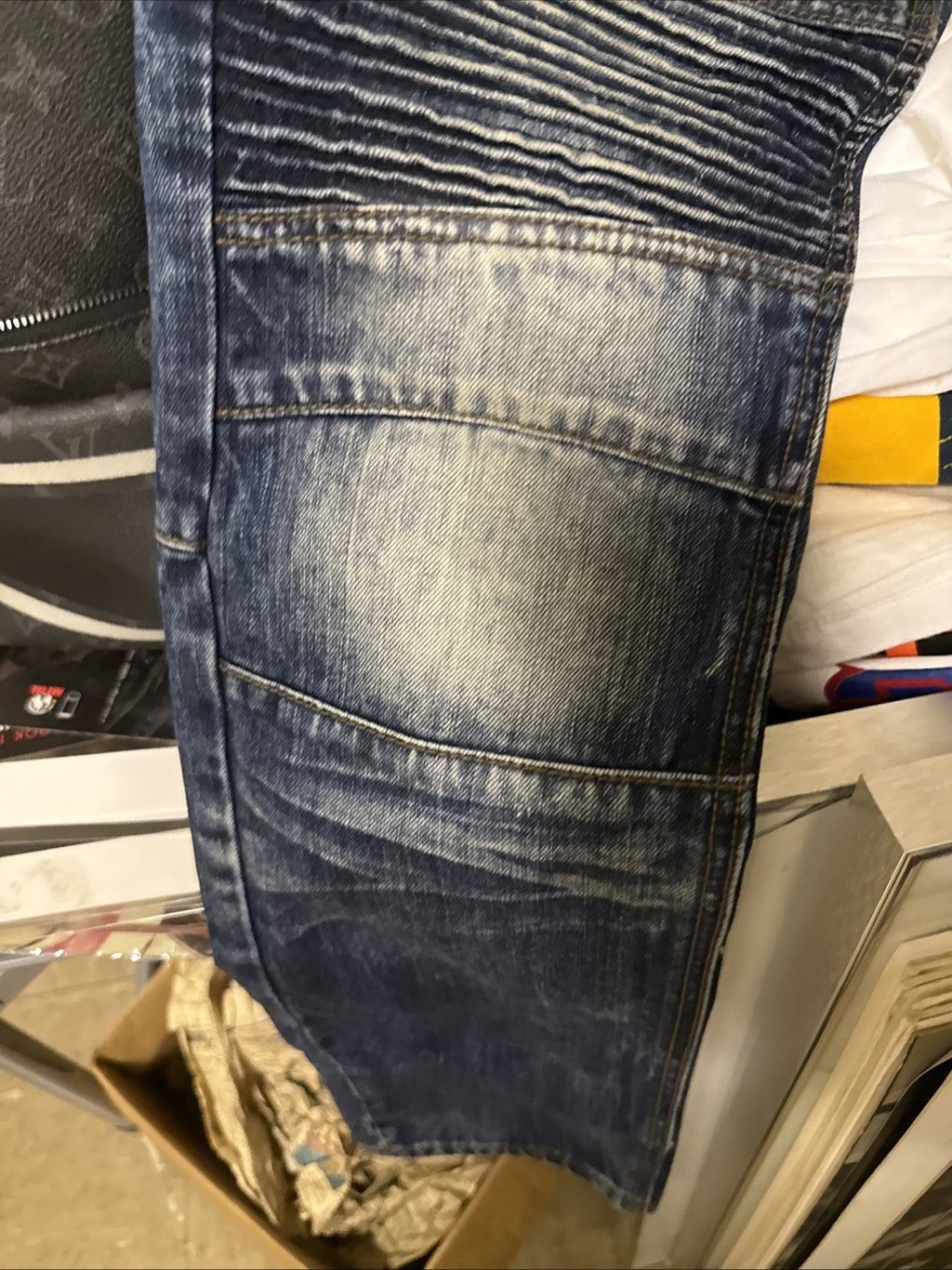 MAKOBI Jeans Mens 32x32  Blue Straight Distressed Light Wash Denim Street Pants3