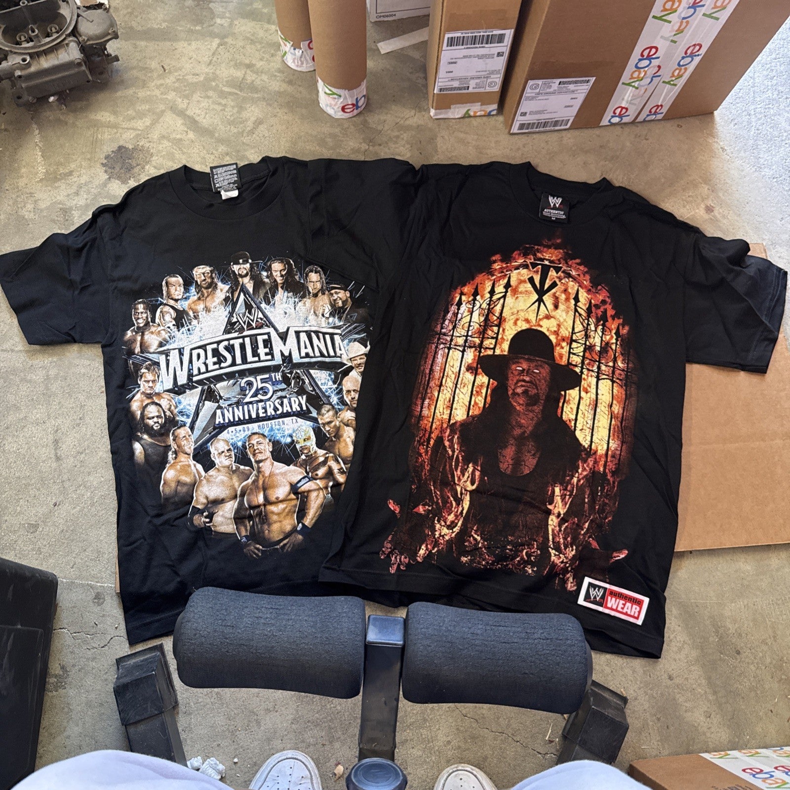 Lot of 2 WWE 2009  25th Anniversary Houston Texas & The Undertaker 20080
