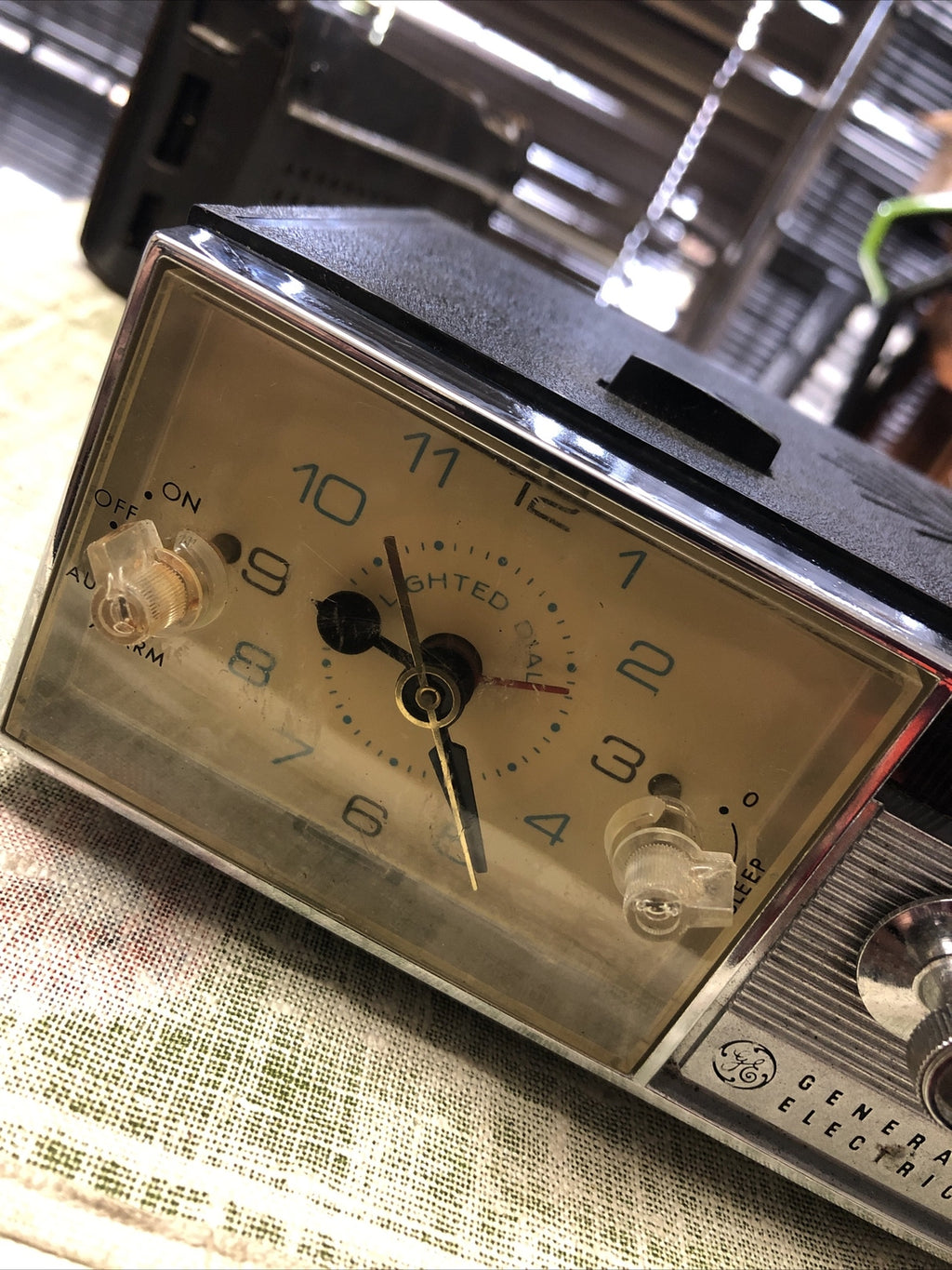Vintage General Electric Transistor Radio WORKS4