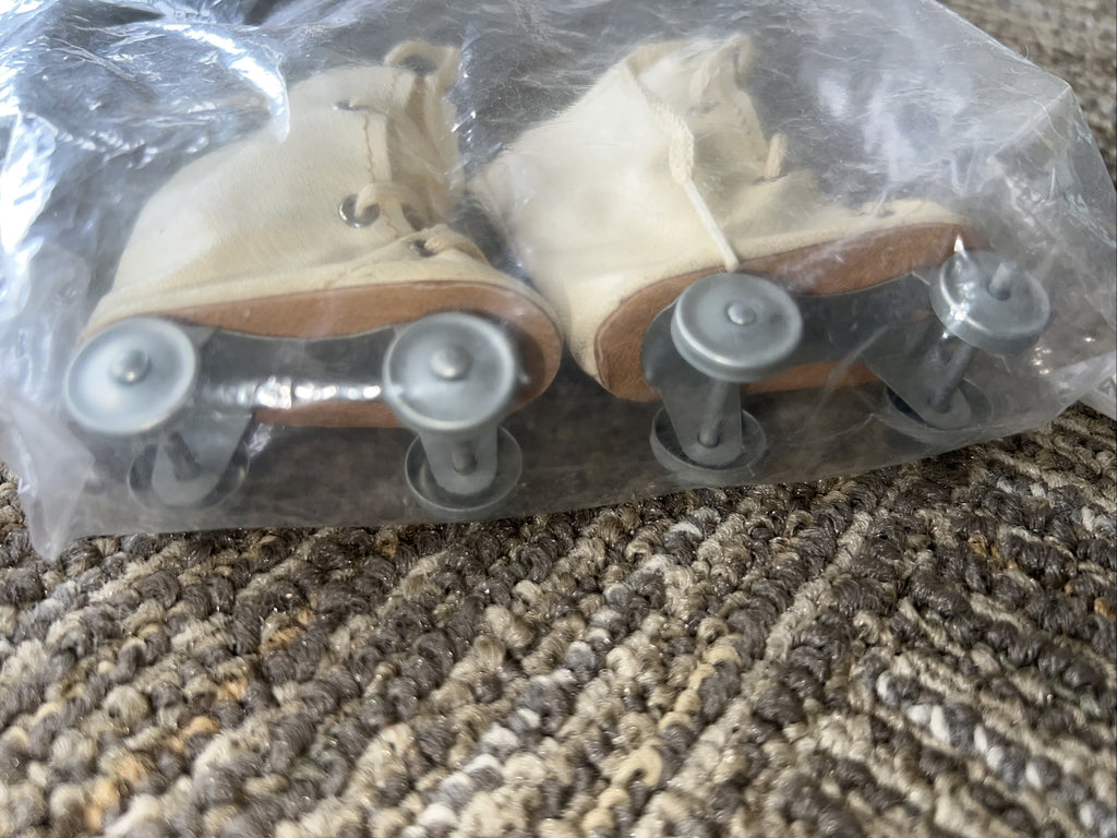 Antique White Laced Leather Roller Skates For Doll - Antique Doll Shoes3