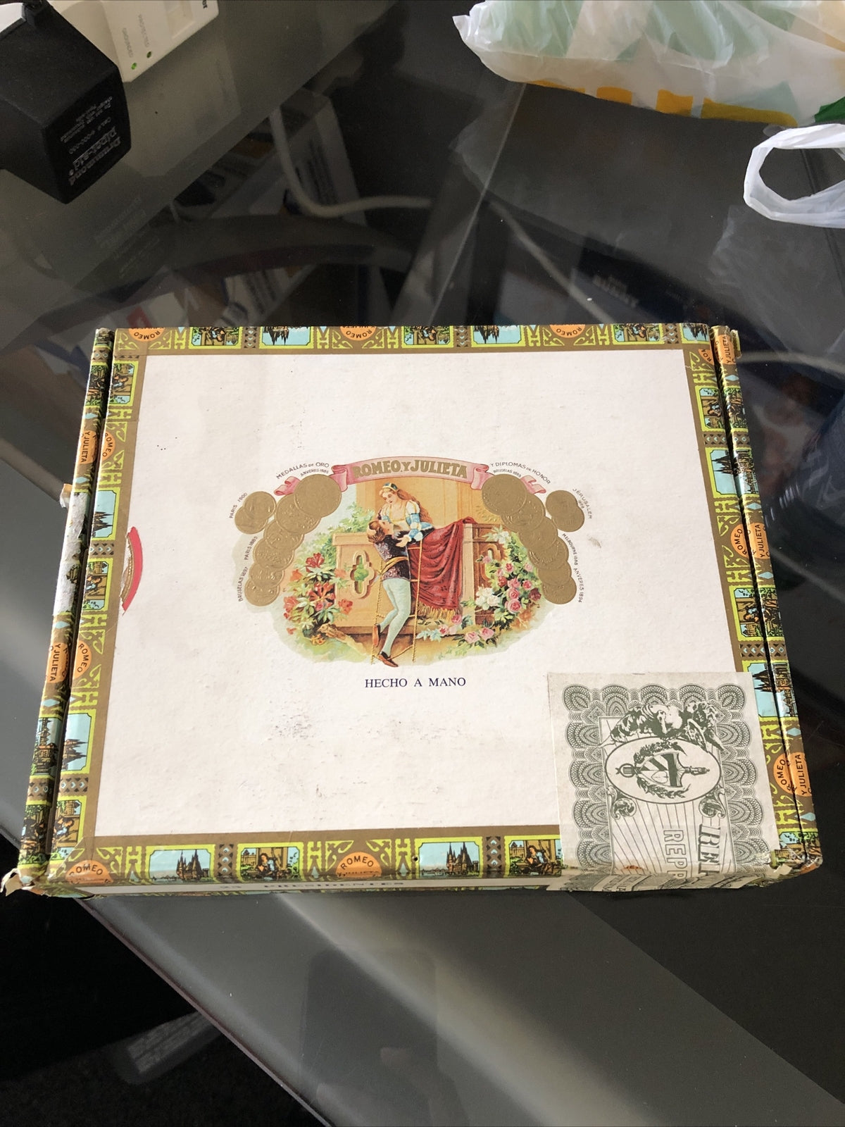 Wooden Romeo y Julieta Cigar Box Filled With 100+ Match Books1