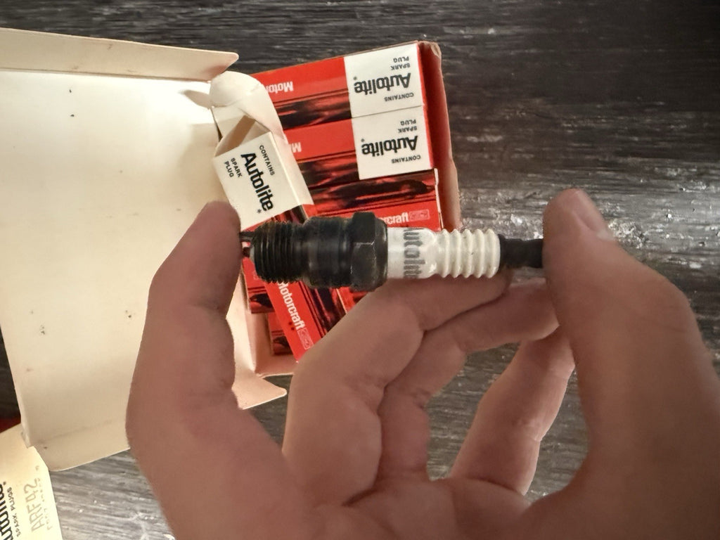 Full Unopened Box 10 NOS Motorcraft Autolite ARF42 Spark Plugs4