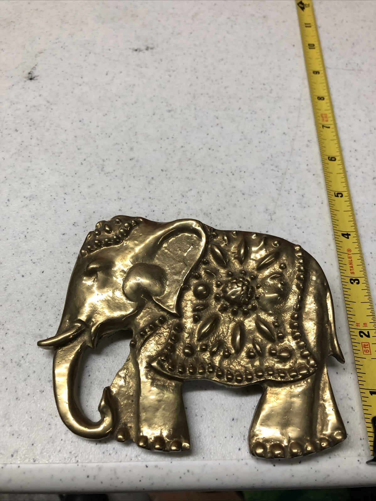 VINTAGE BRONZE CAST METAL ELEPHANT HEAD W/TUSKS WALL HANGING0