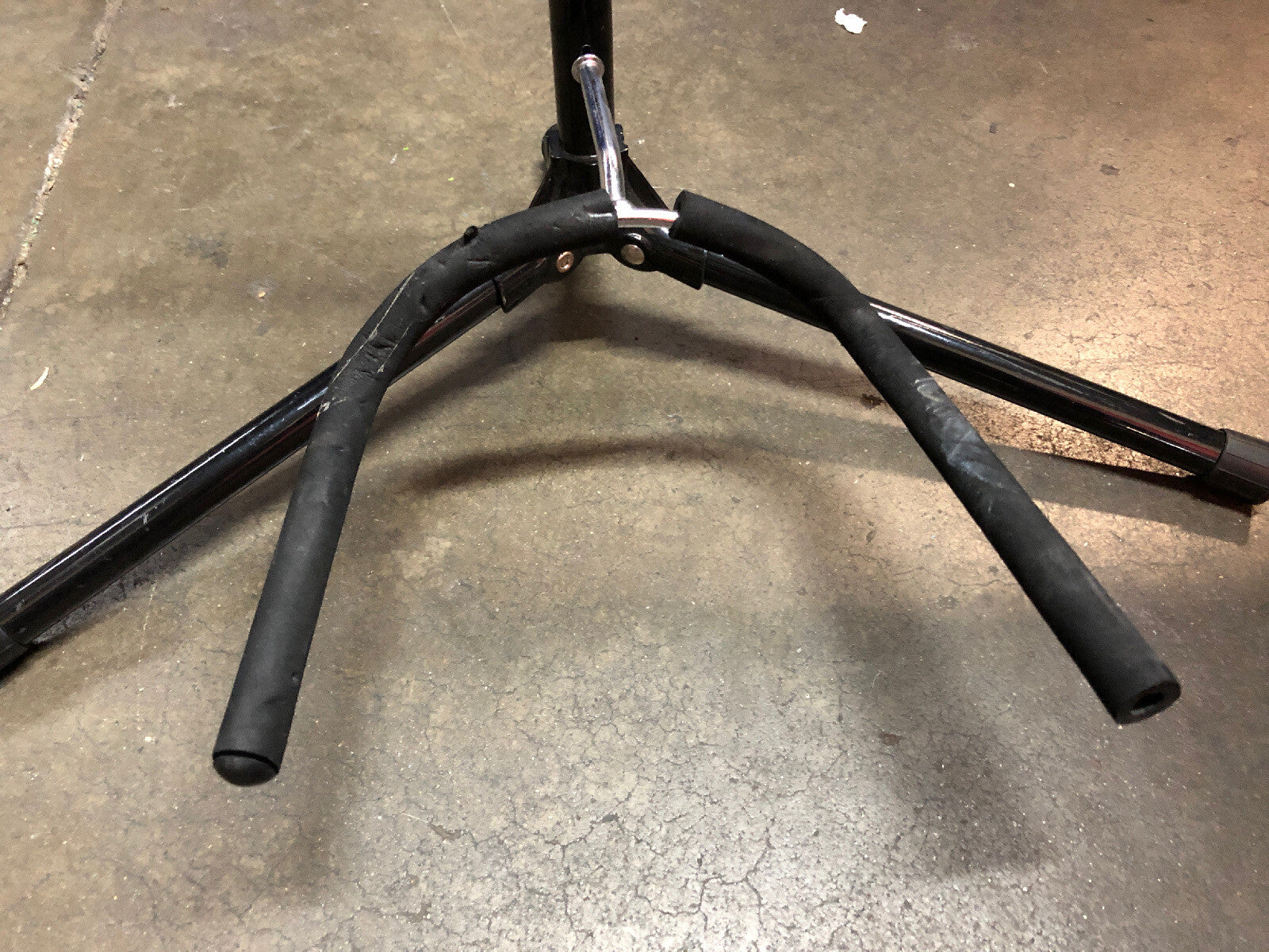On-Stage Stands GS7153B-B Flip-It! Gran Guitar Stand1