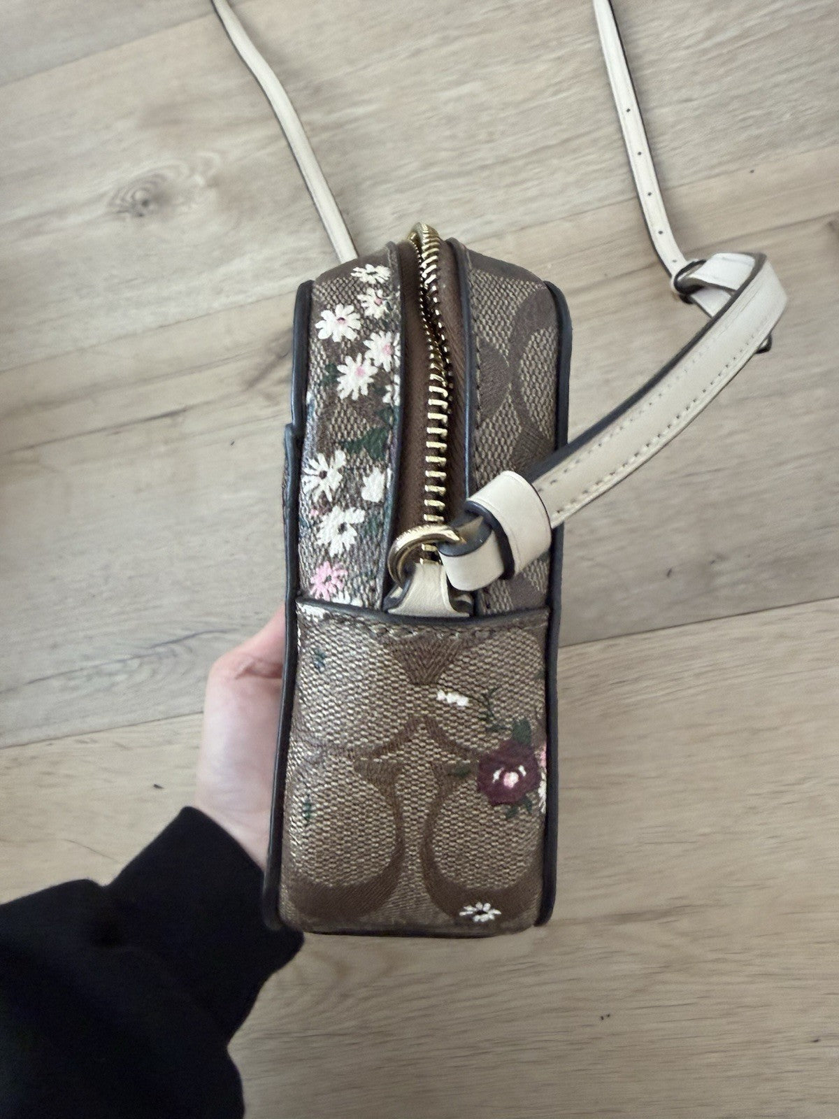 Coach Mini Signature Evergreen Flower Camera Bag IM/Khaki Multi6