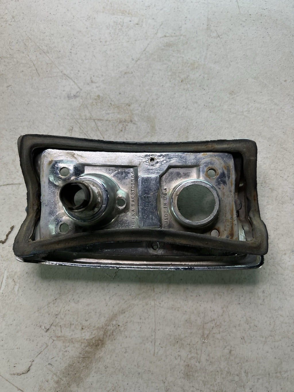 GM Vintage Guide IXA SAE STDBR64 Tail‑Light Housing1