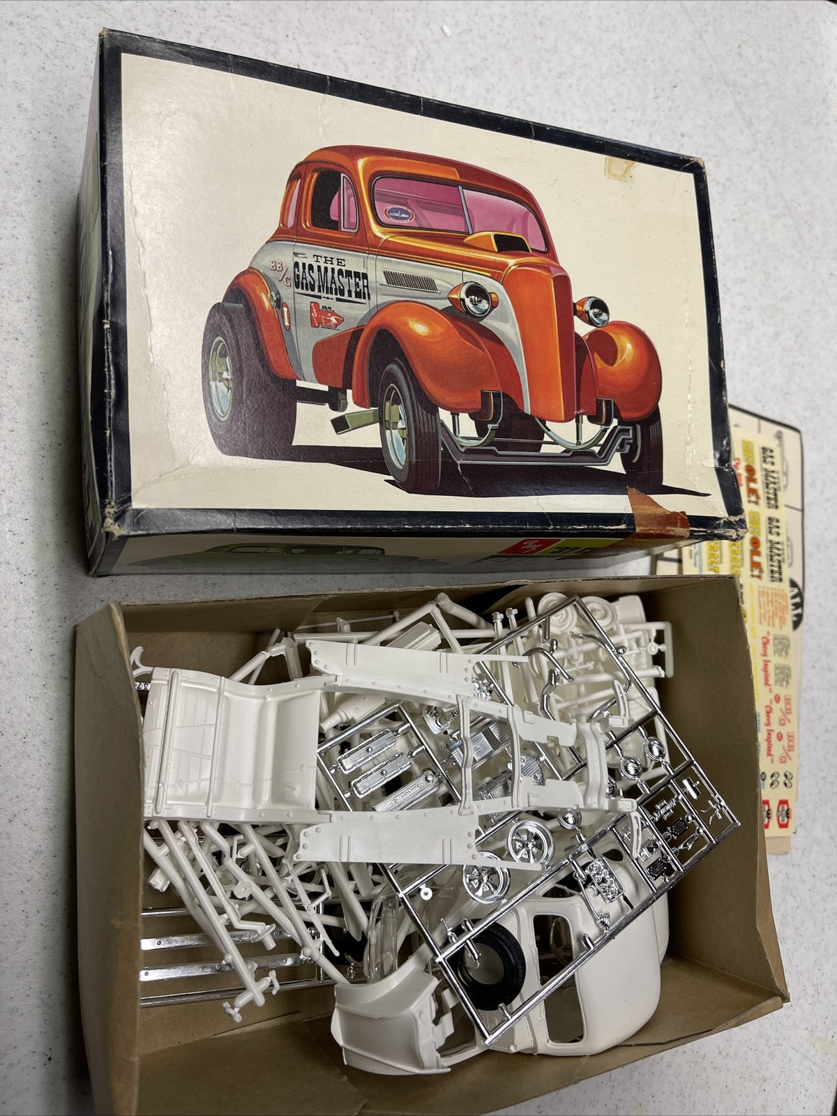 Original AMT 1937 Chevrolet Coupe Gas Master Model Kit0