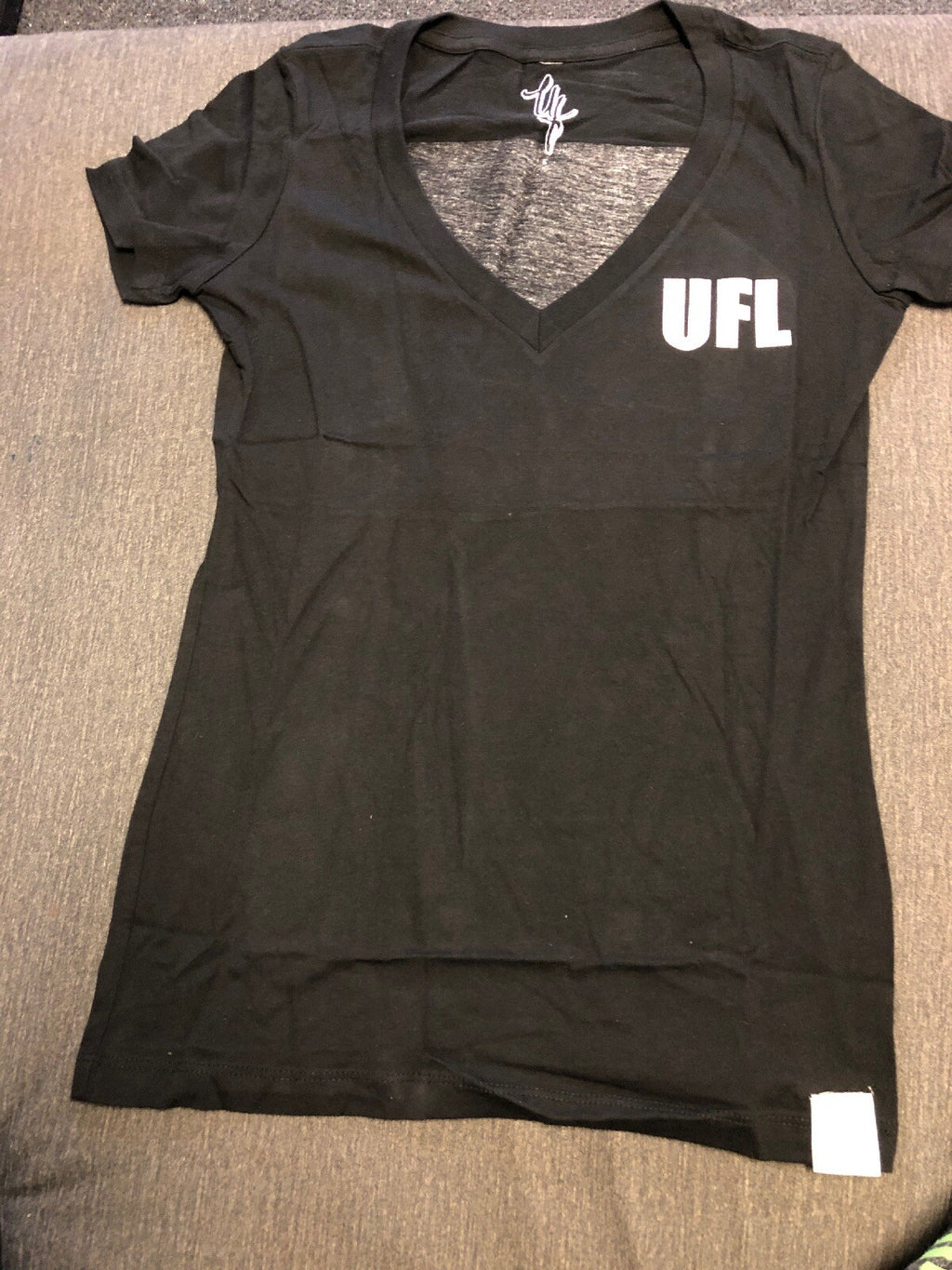 NWOT Urban FARM League Women’s V Neck  (L)3