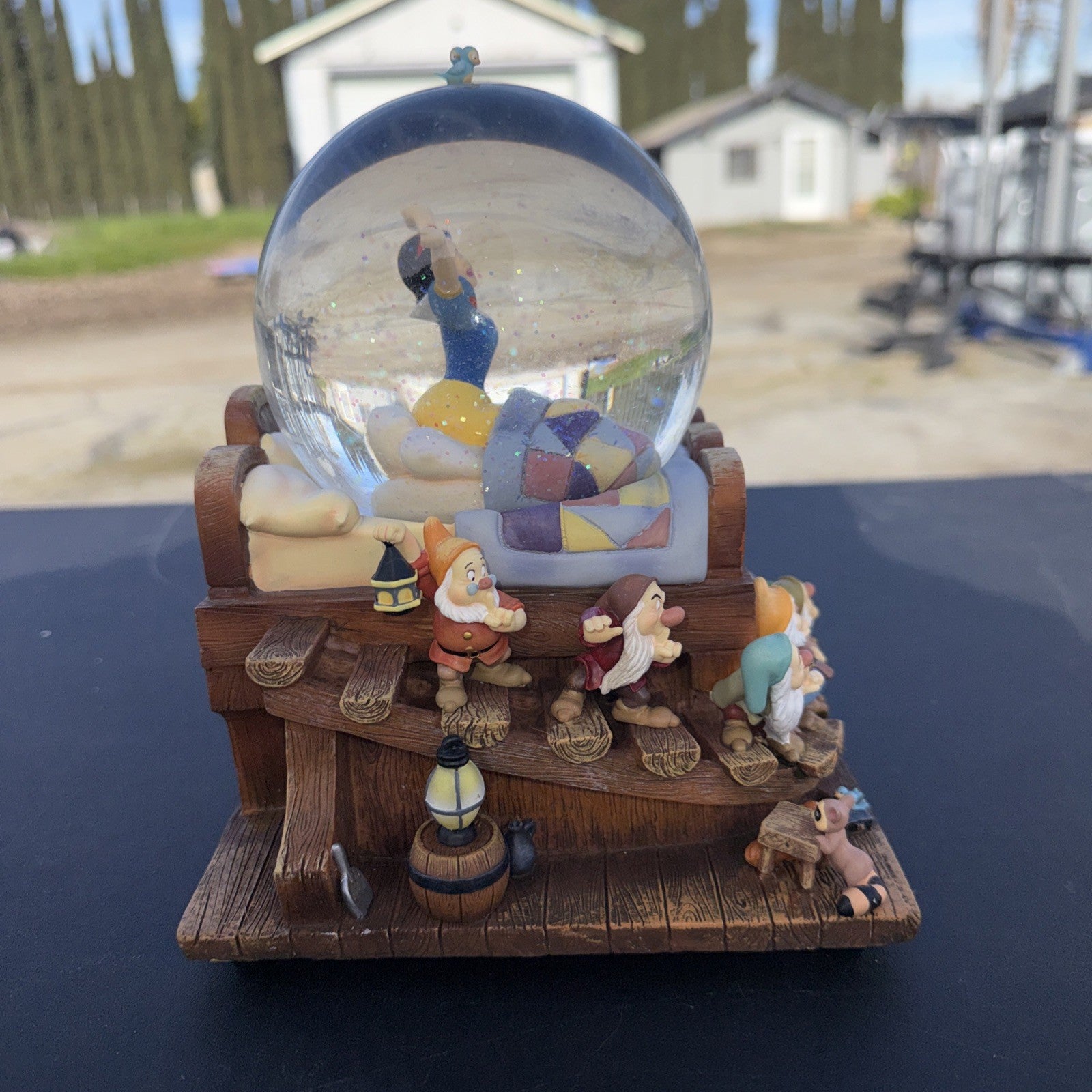 Disney Snow White The Seven Dwarfs Waking Up Snow Globe Light Up 12