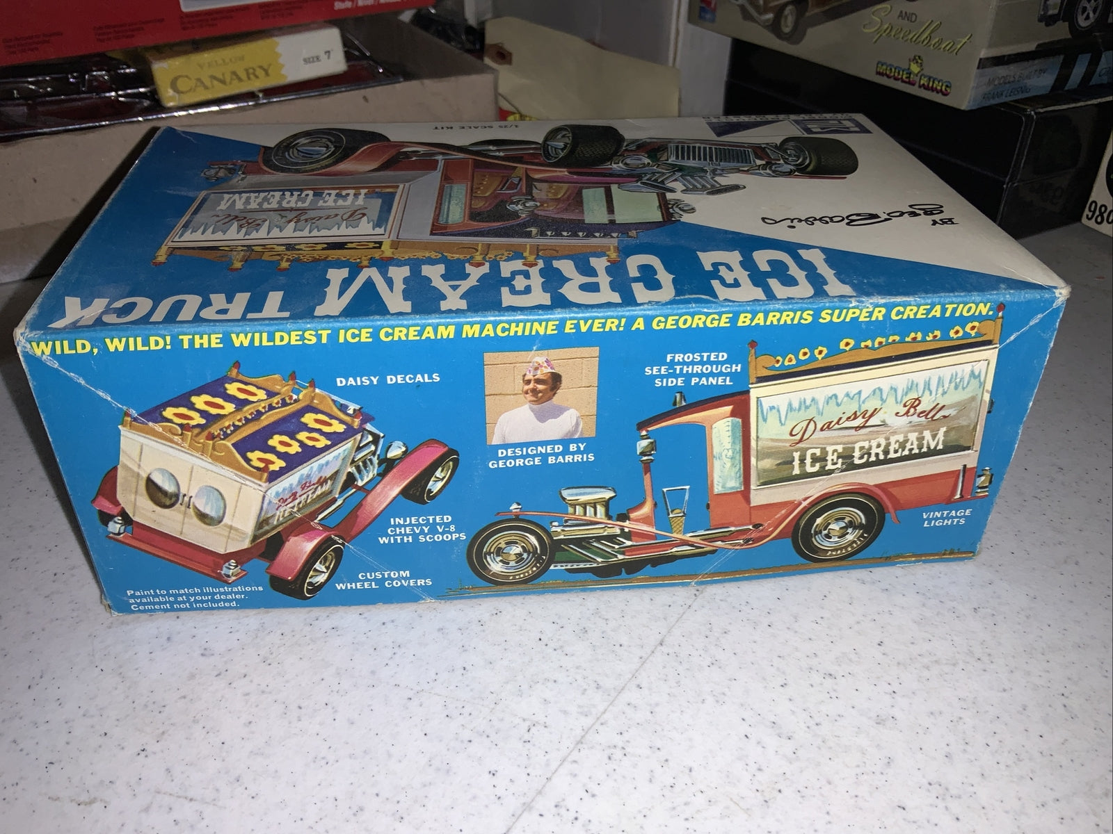 1:25 Scale Ice Cream Truck Hot Rod Model Kit - MP22