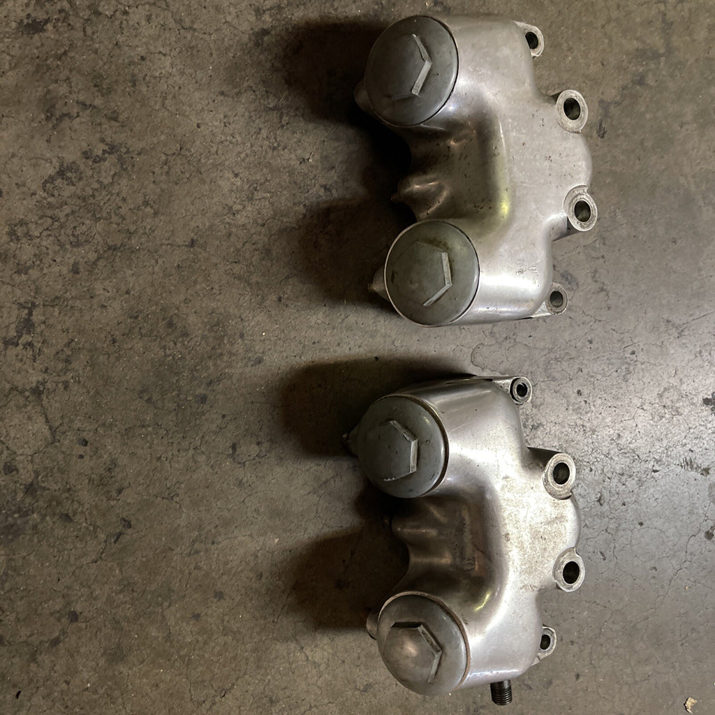 1959 Triumph T120 Bonneville Cylinder Head rockerbox lot of 2 for parts0