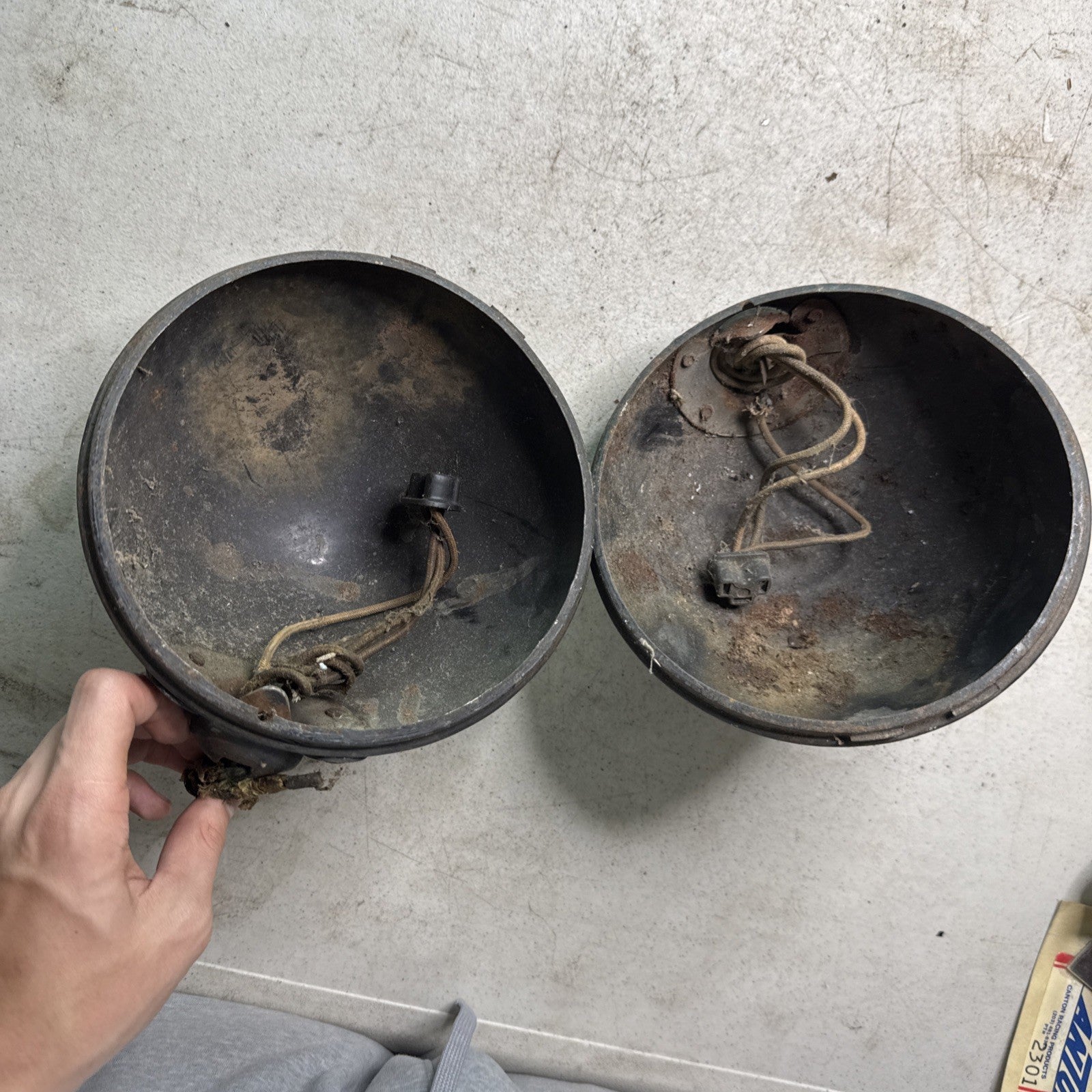 Old Vintage Sealed Beam Headlight Housing Only  Rat Rod Sprint Car Scta7