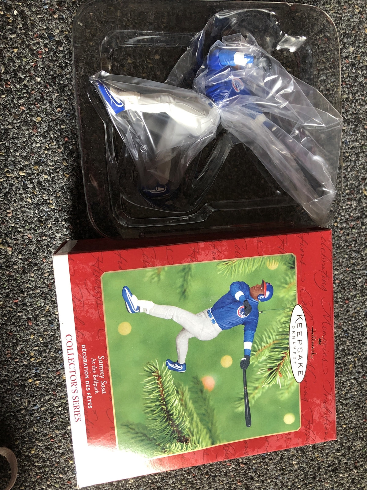 Hallmark Keepsake Ornament Sammy Sosa #6 in Series 2001 Collector's Series Cubs0