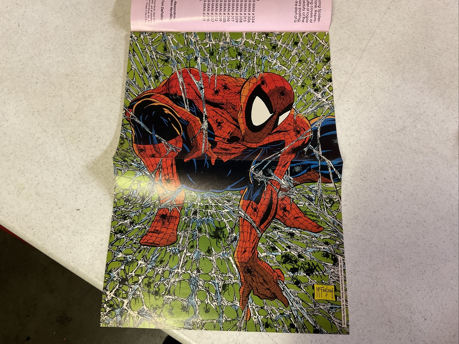  MARVEL POSTER BOOK -  Vol. 1, No. 1 - THE AMAZING SPIDER MAN - 19914