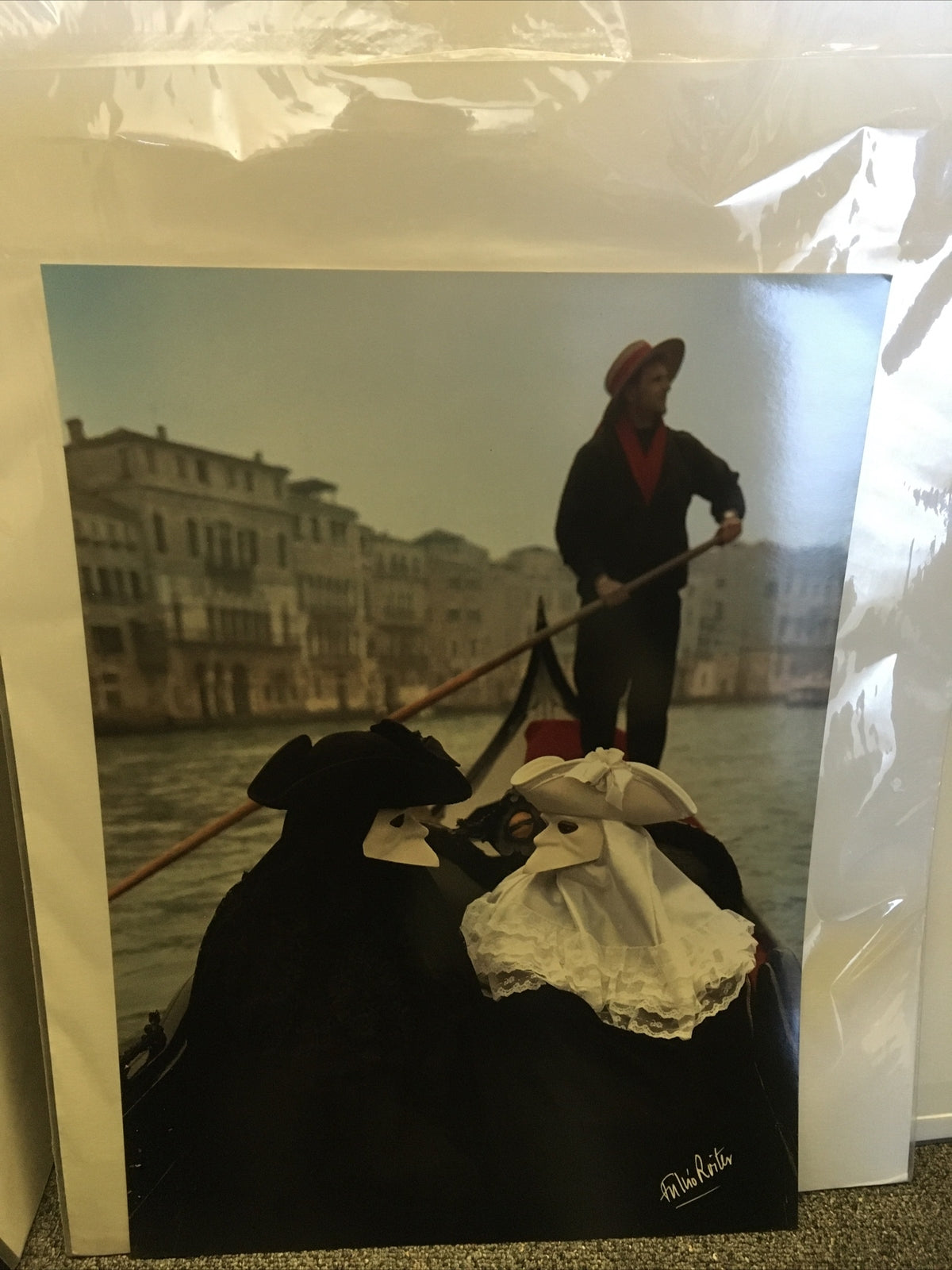 Classic Fulvio Roiter Photograph of Couple in venezia maschere di carnevale4