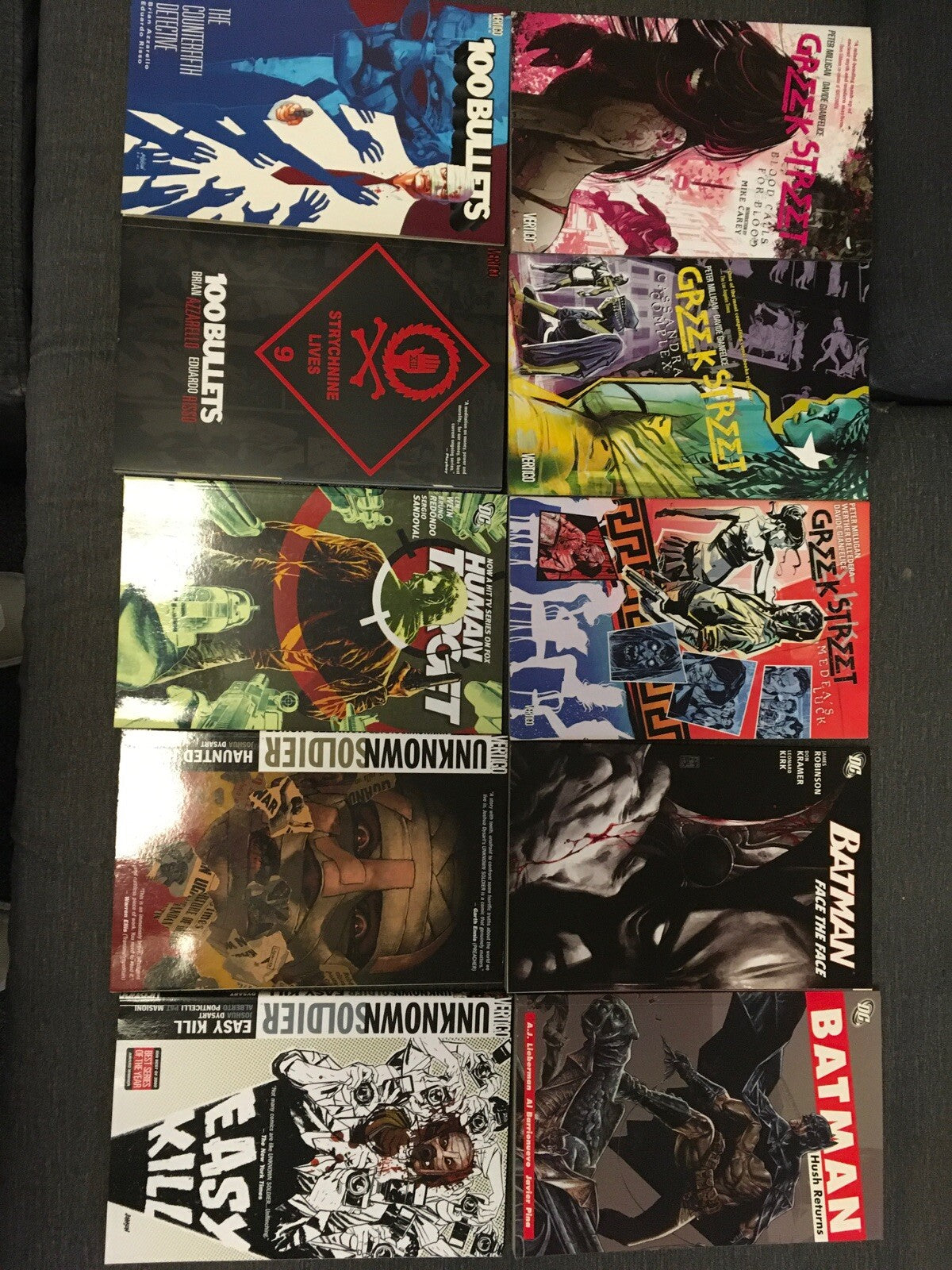 Lot of 10 DC & VERTIGO COMICS 100 Bullets; Human Target; Unknown Soldier; Batman1