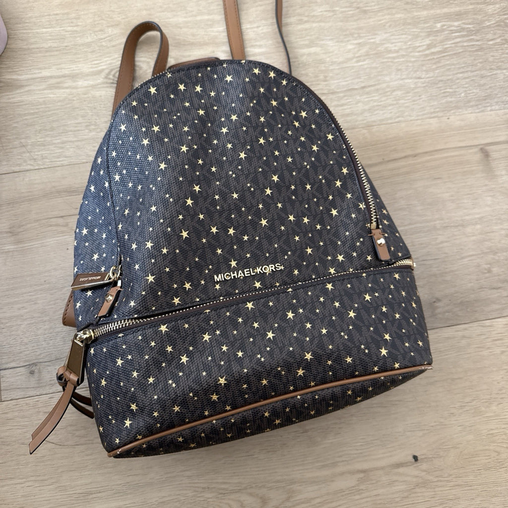 Michael Kors Rhea Zip Logo Stars Brown, Medium Backpack1