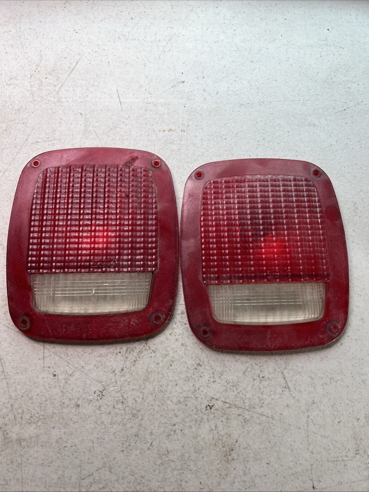 Pair of Vintage Grote 9130 Tail Light Lenses – Red/Clear0
