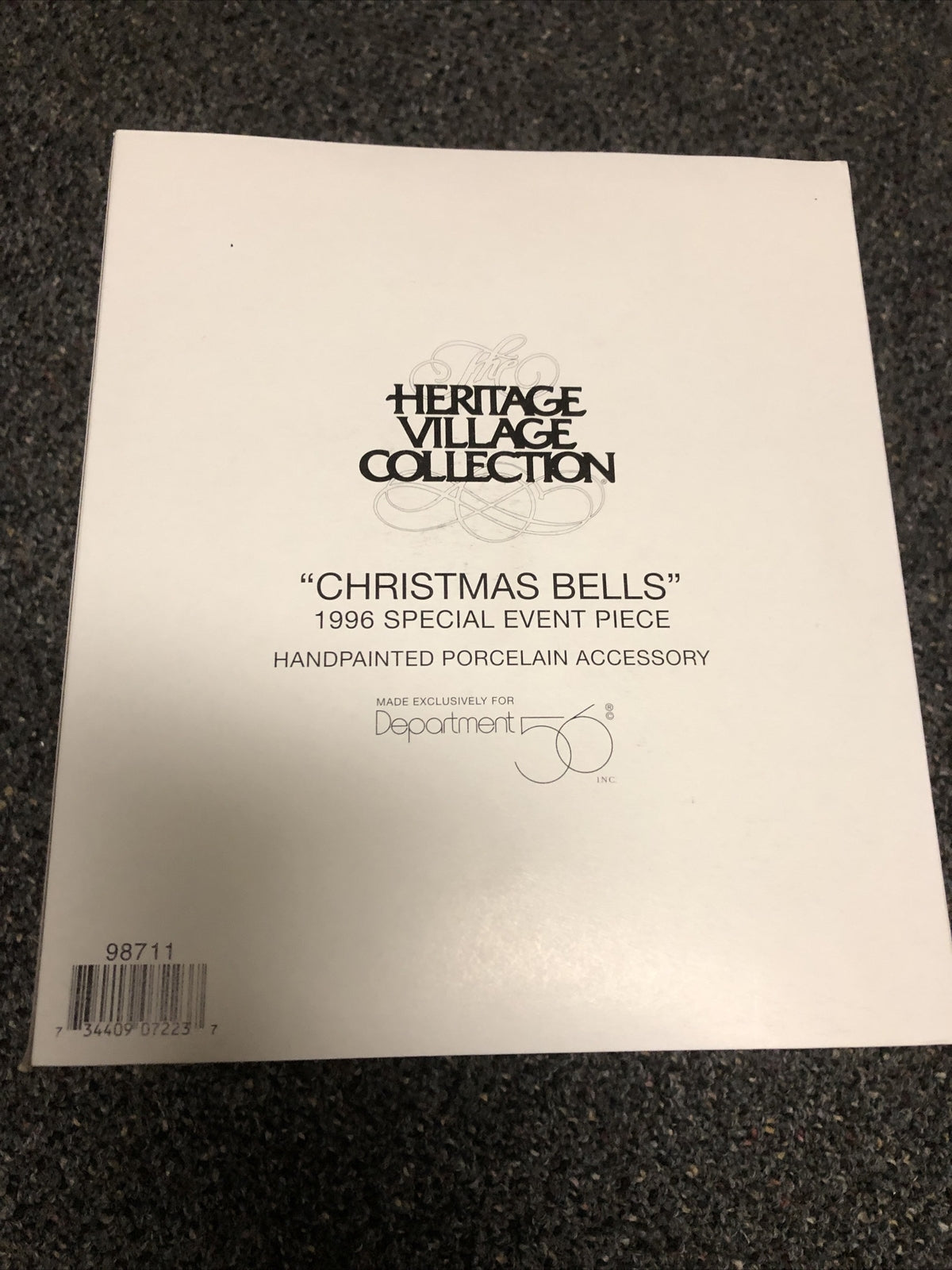 Dept. 56 Heritage Village "CHRISTMAS BELLS" 1996 EVENT PIECE  #98711 With Box3