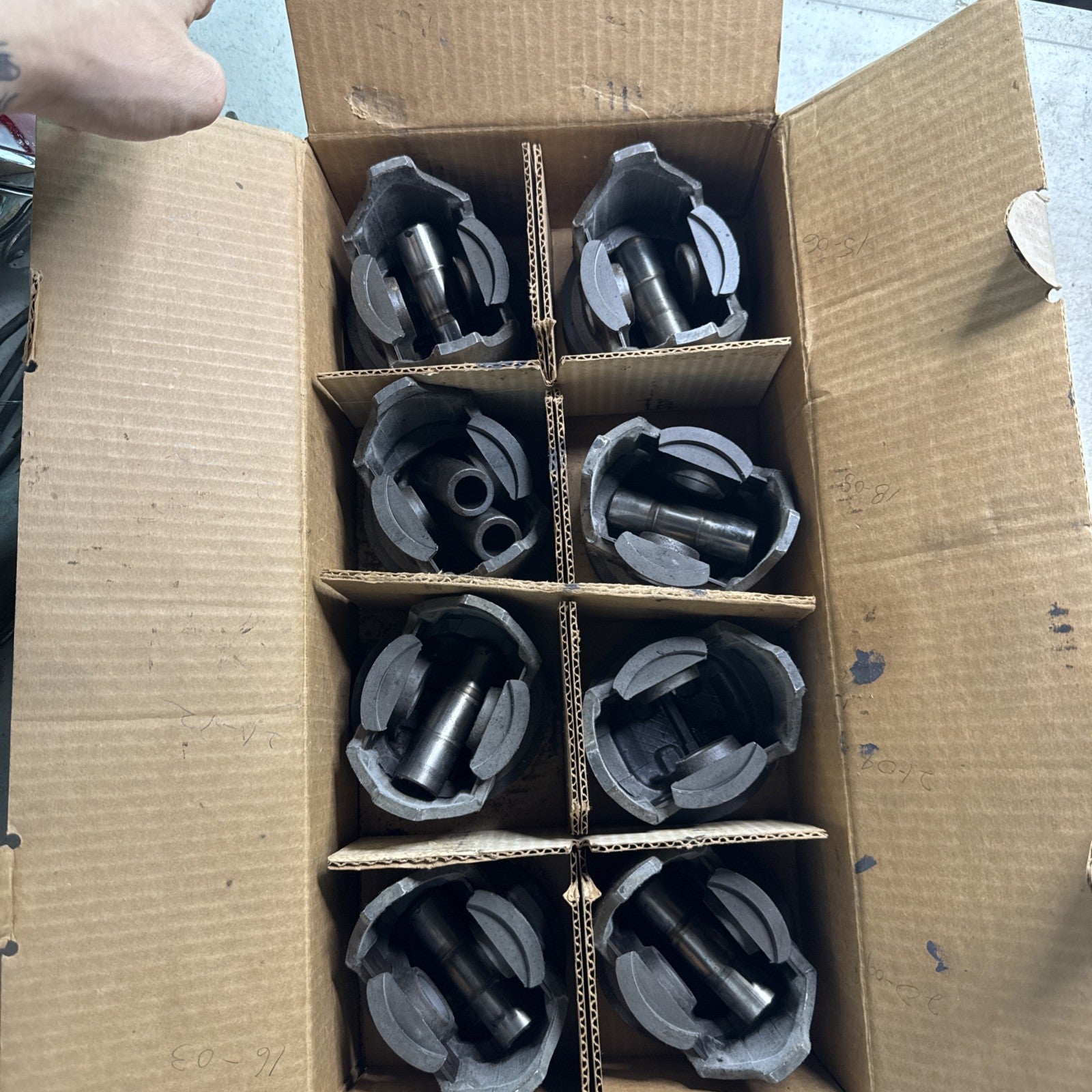 Set of 8 Badger Pistons .040 Over Chevy 283 V8 Cast Set – Vintage 1981 Used1