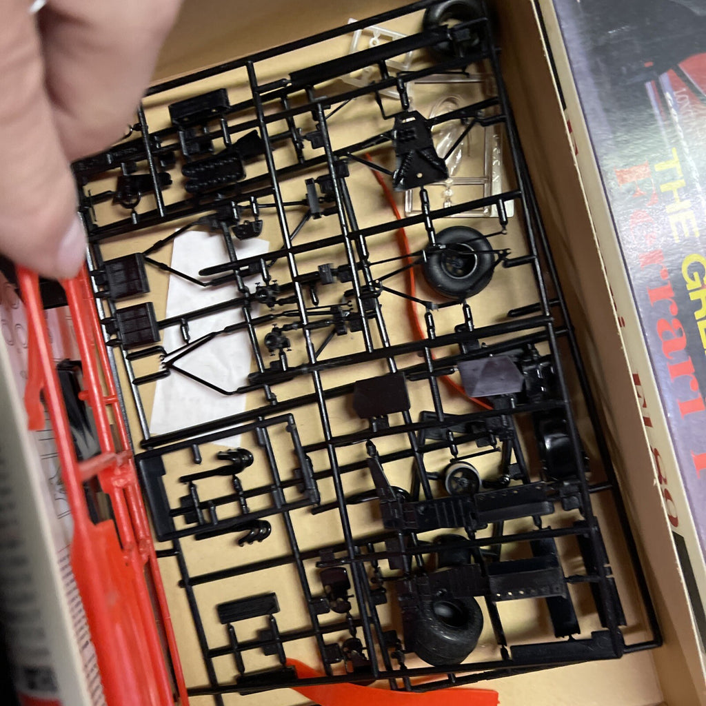 1/24 Hasegawa Ferrari F1 89 Maintaining / Marboro Unbuilt2