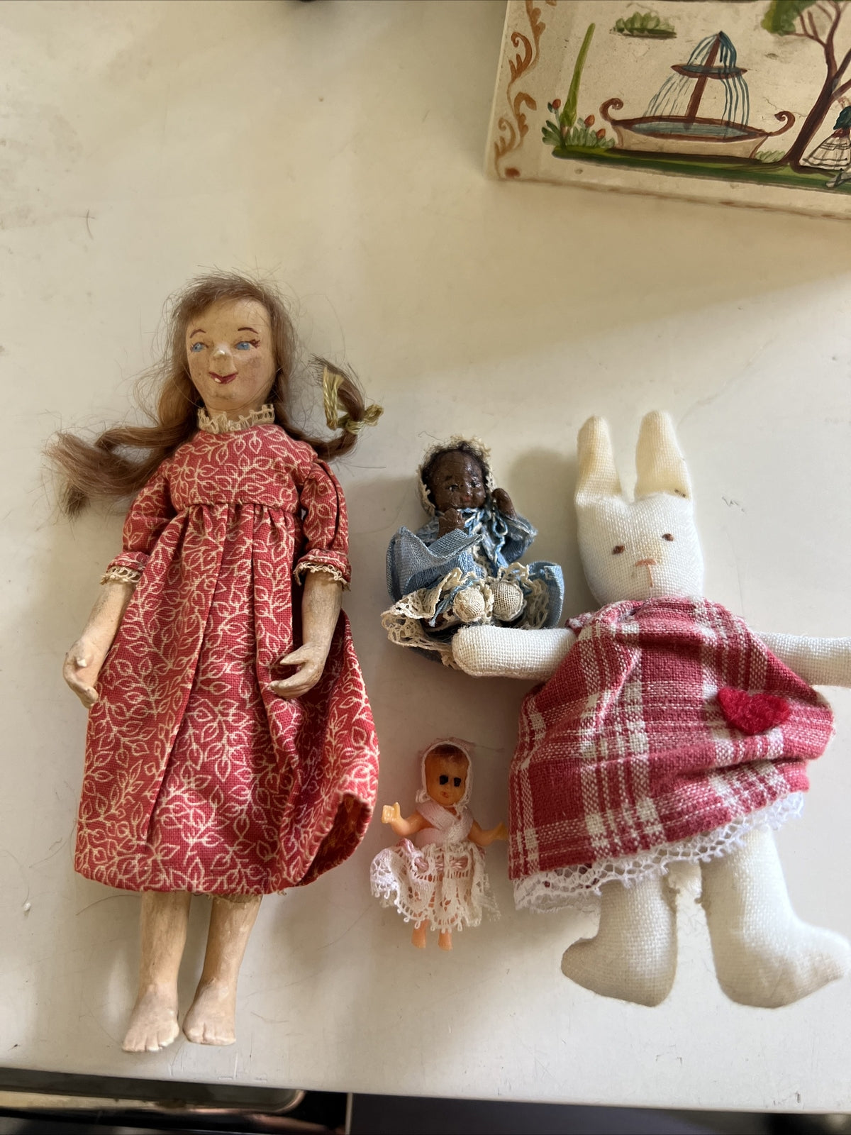 Small Lot of Random Dollhouse Dolls Miniature Bunny Baby and German Doll Set0