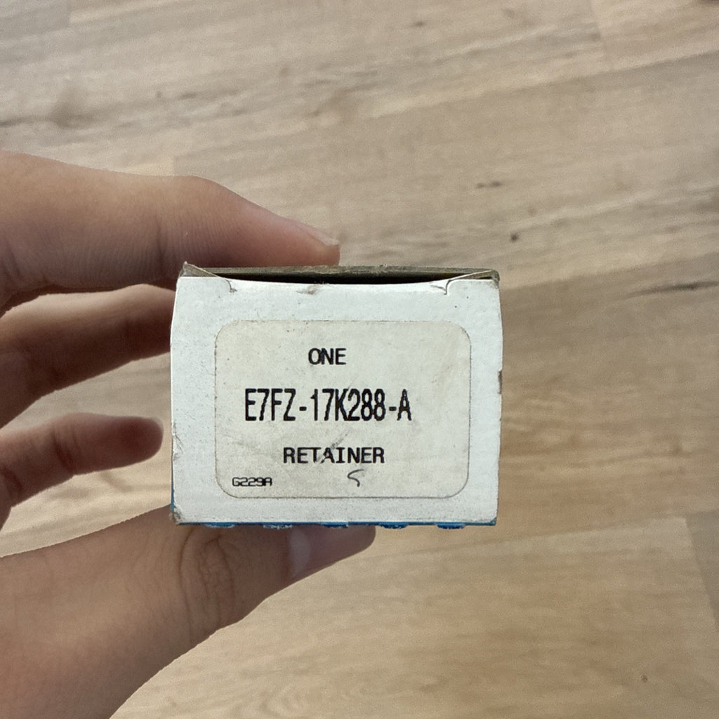 Genuine Ford E7FZ-17K288-A Retainer New Old Stock0