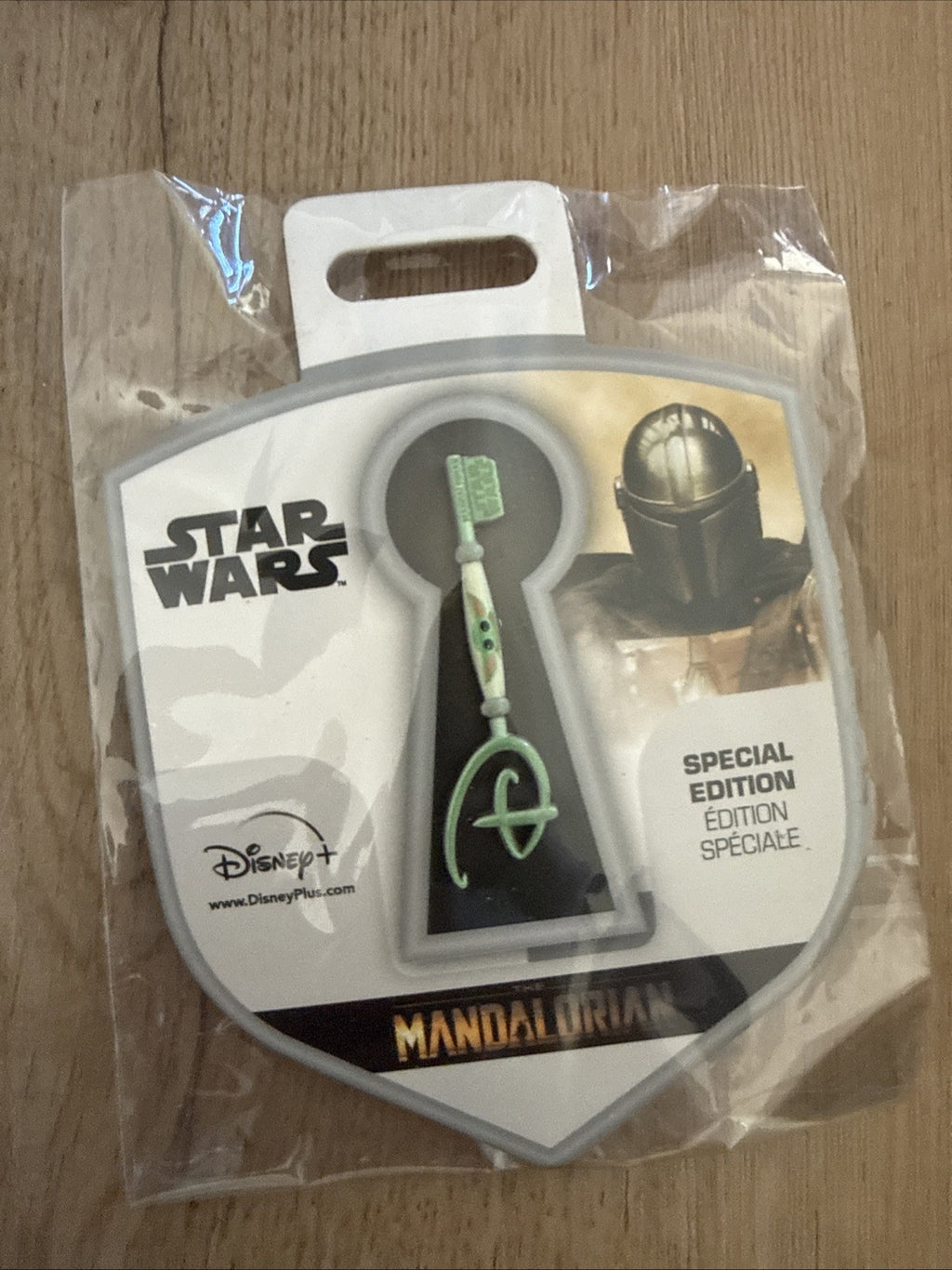 Disney Pins Lot: Moana Princess Glitter Castle & Star Wars Mandalorian Key Pin4