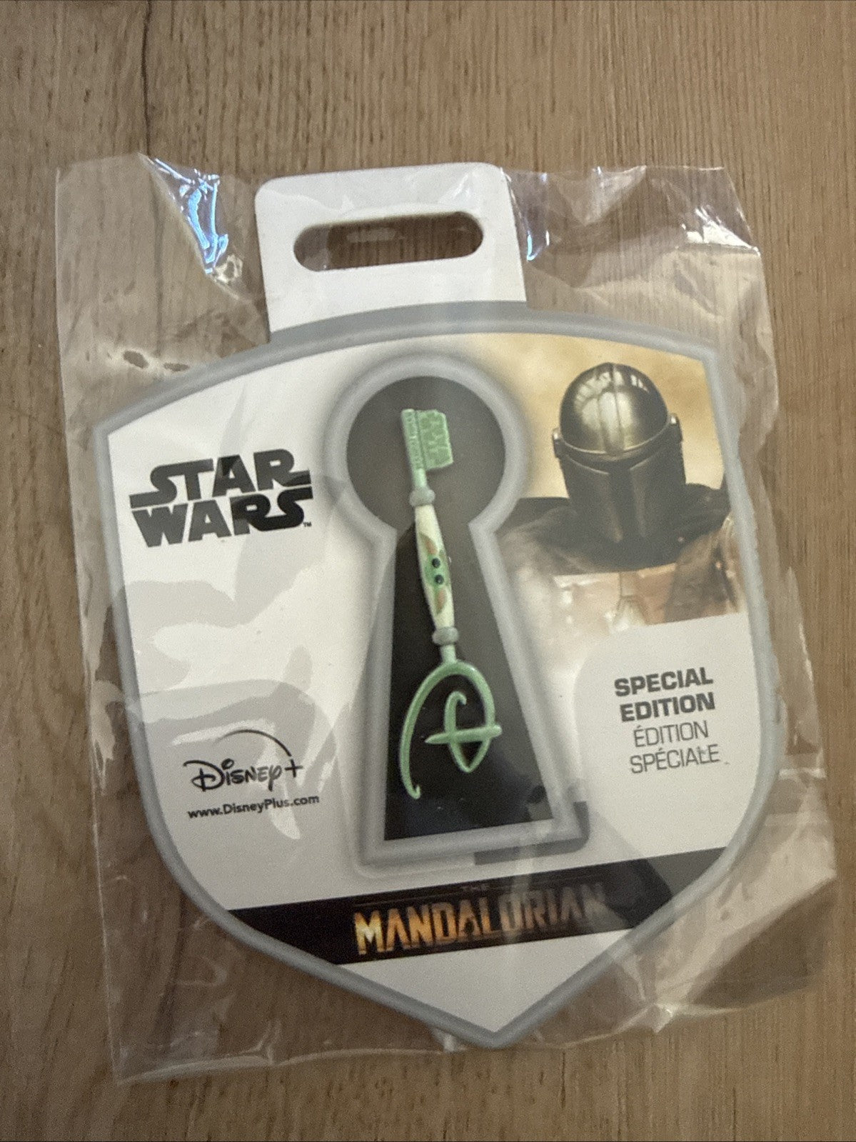 Disney Pins Lot: Moana Princess Glitter Castle & Star Wars Mandalorian Key Pin4