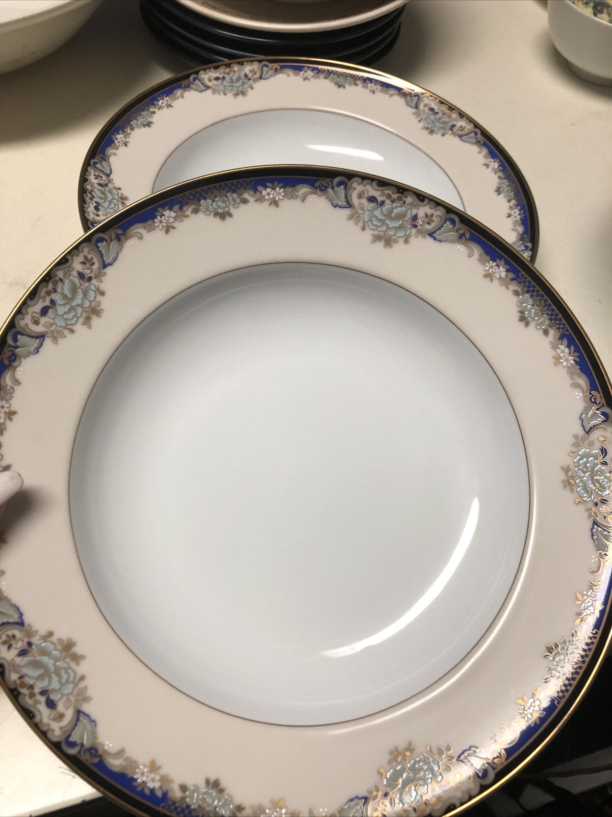 Mikasa Kingsley Rimmed Soup Bowl LAC28 Blue & Gold Trim 9”0