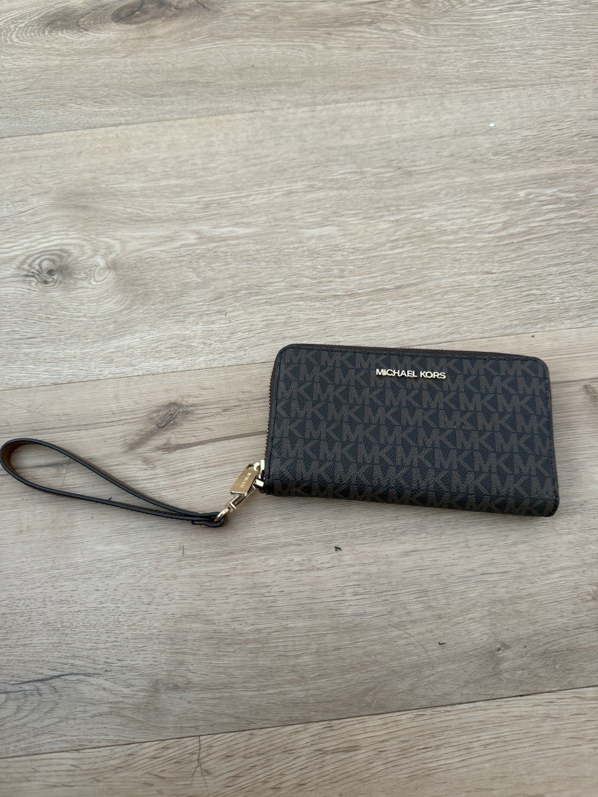 Michael Kors Jet Set Travel Large Wallet Phone Case Logo Black0