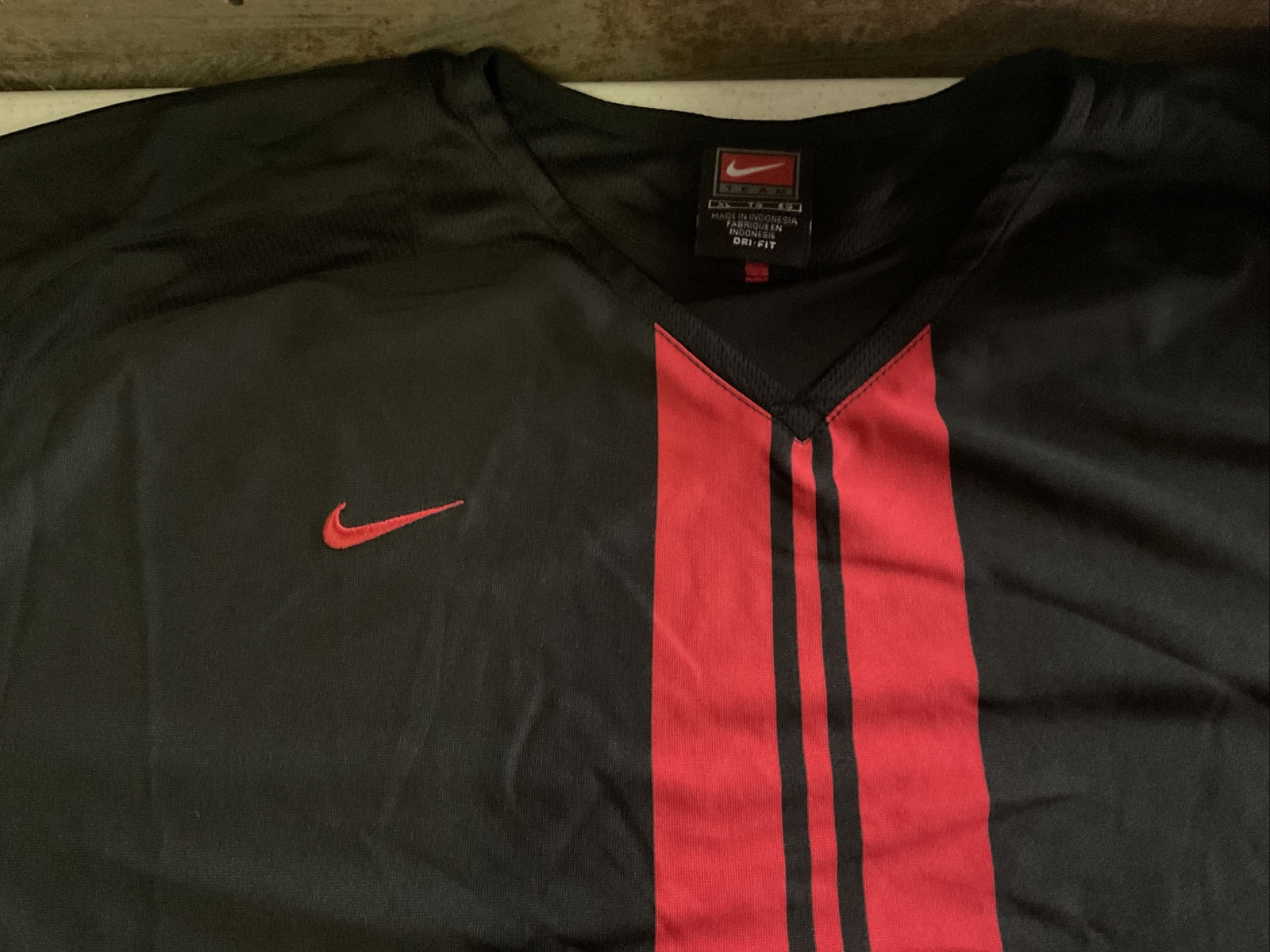 Nike Team Training Shirt V-Neck Short Sleeves Size XL2